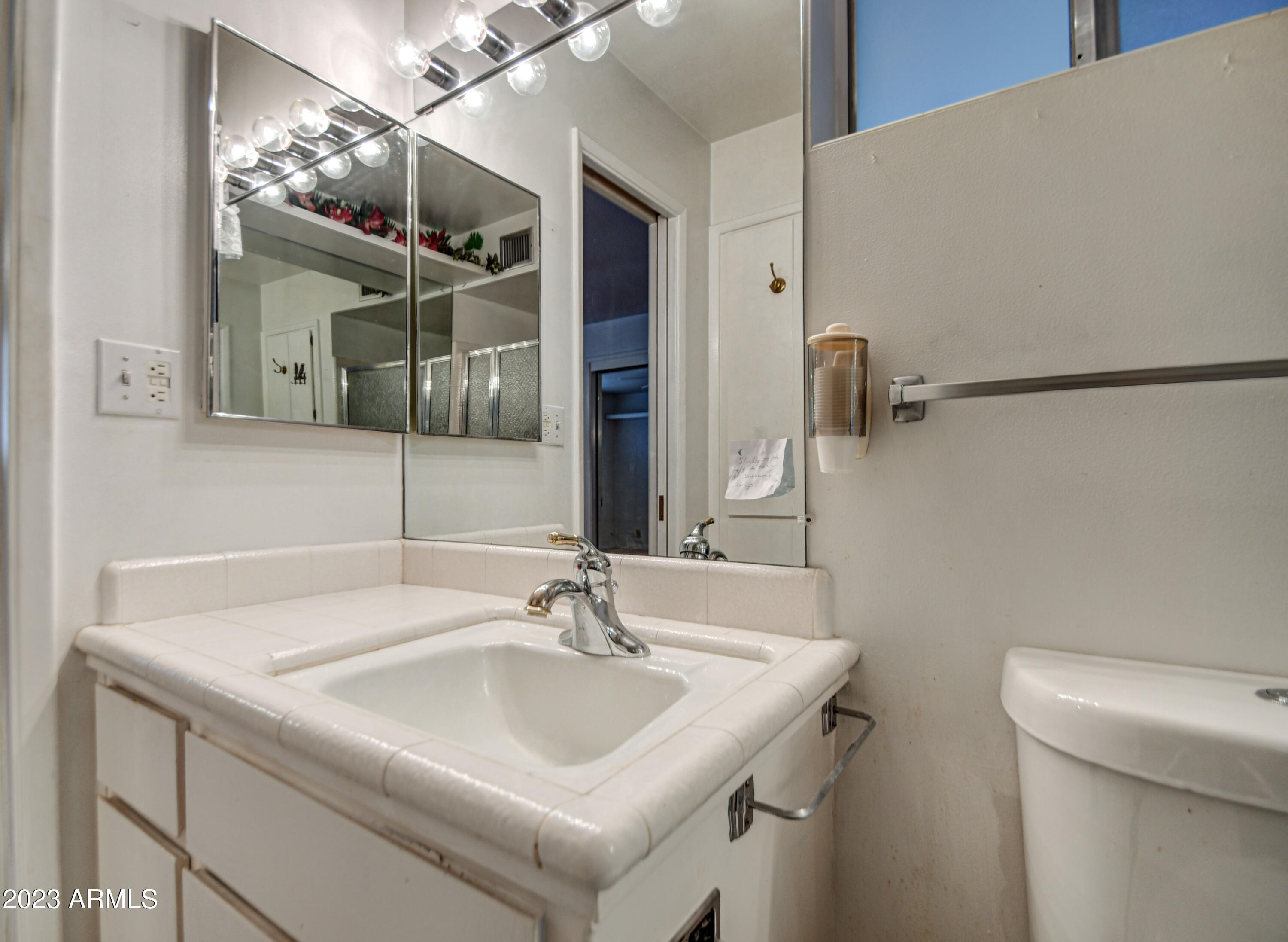 5415 E DALLAS Street