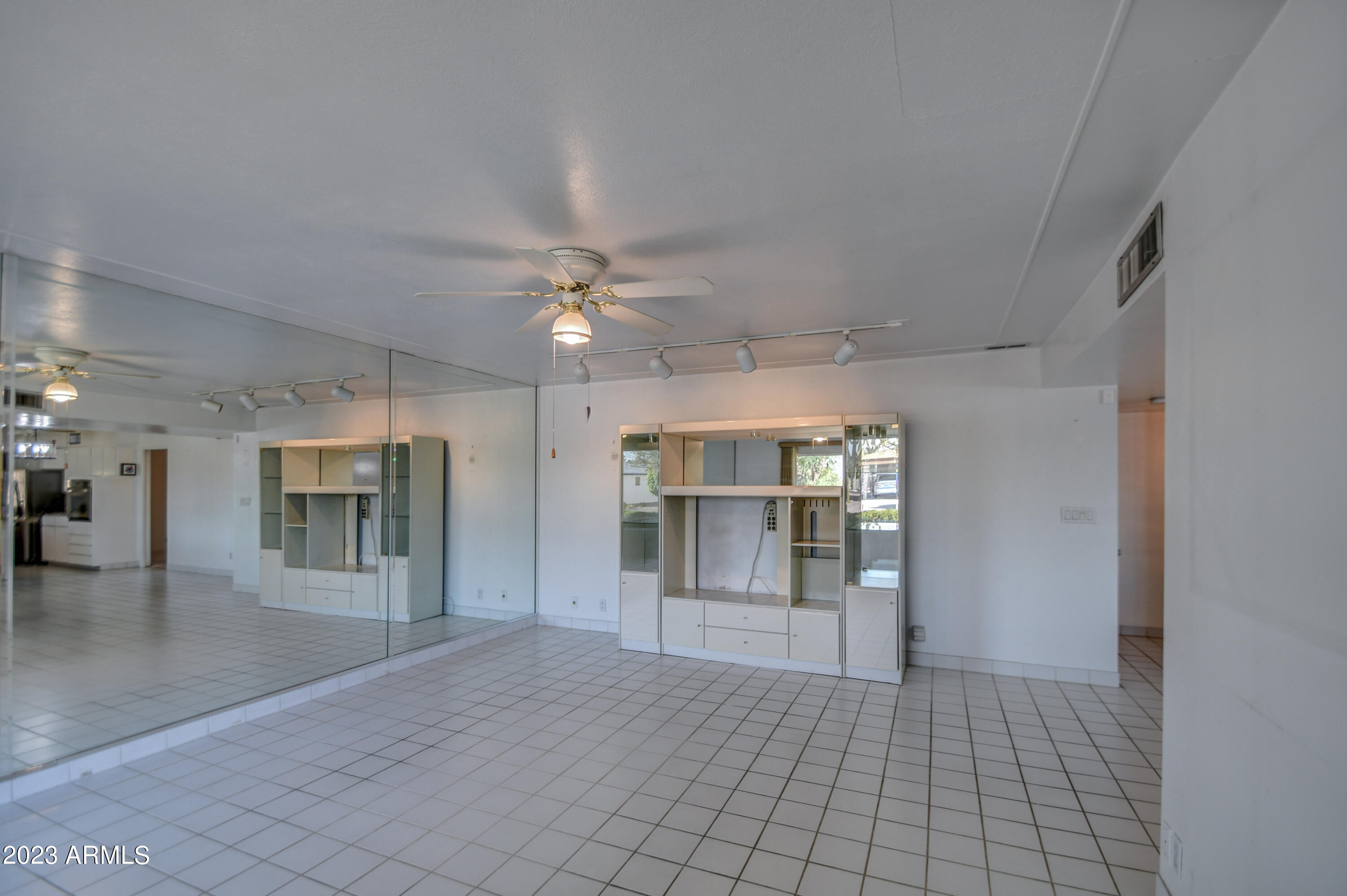 5415 E DALLAS Street