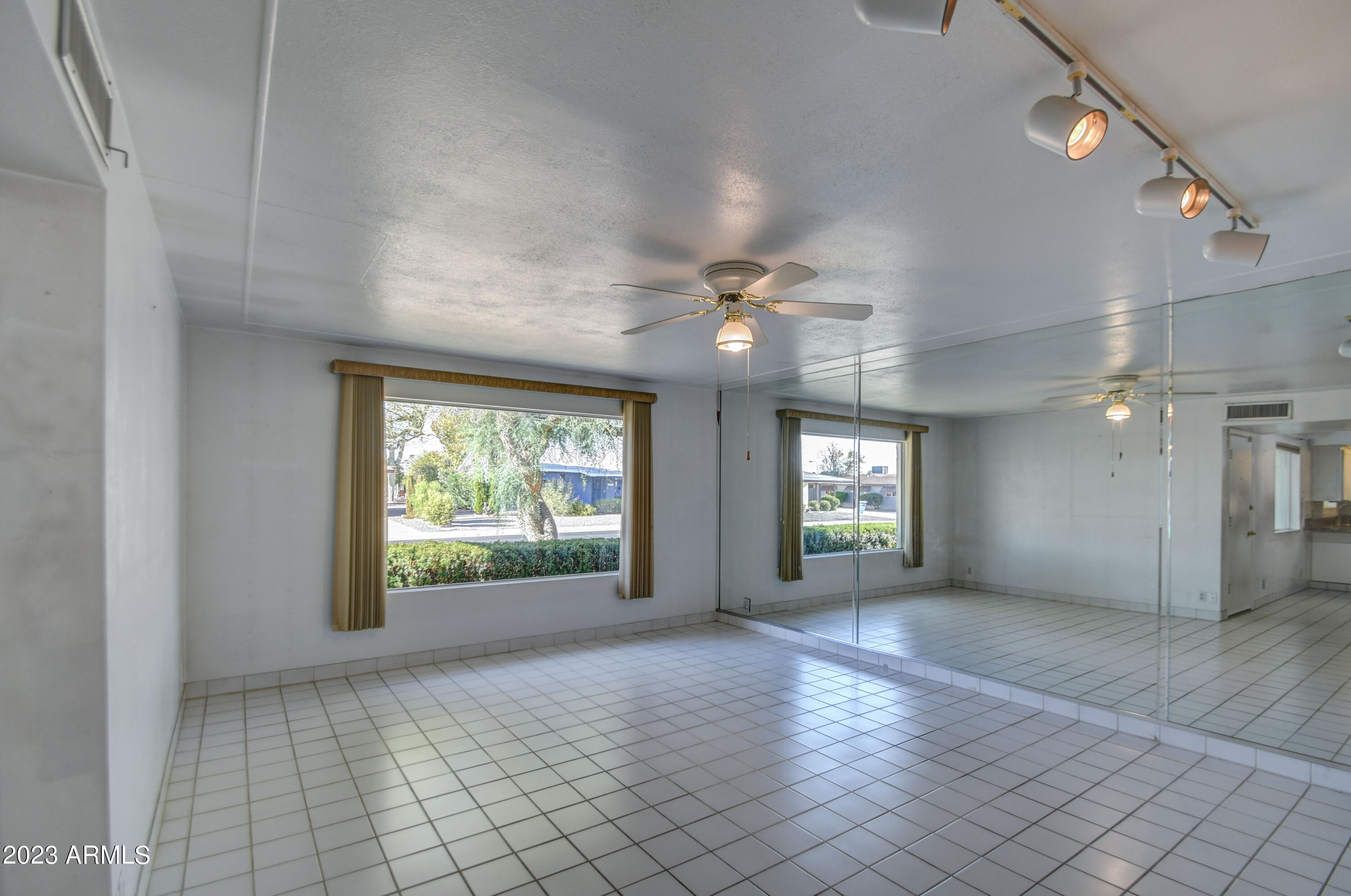 5415 E DALLAS Street