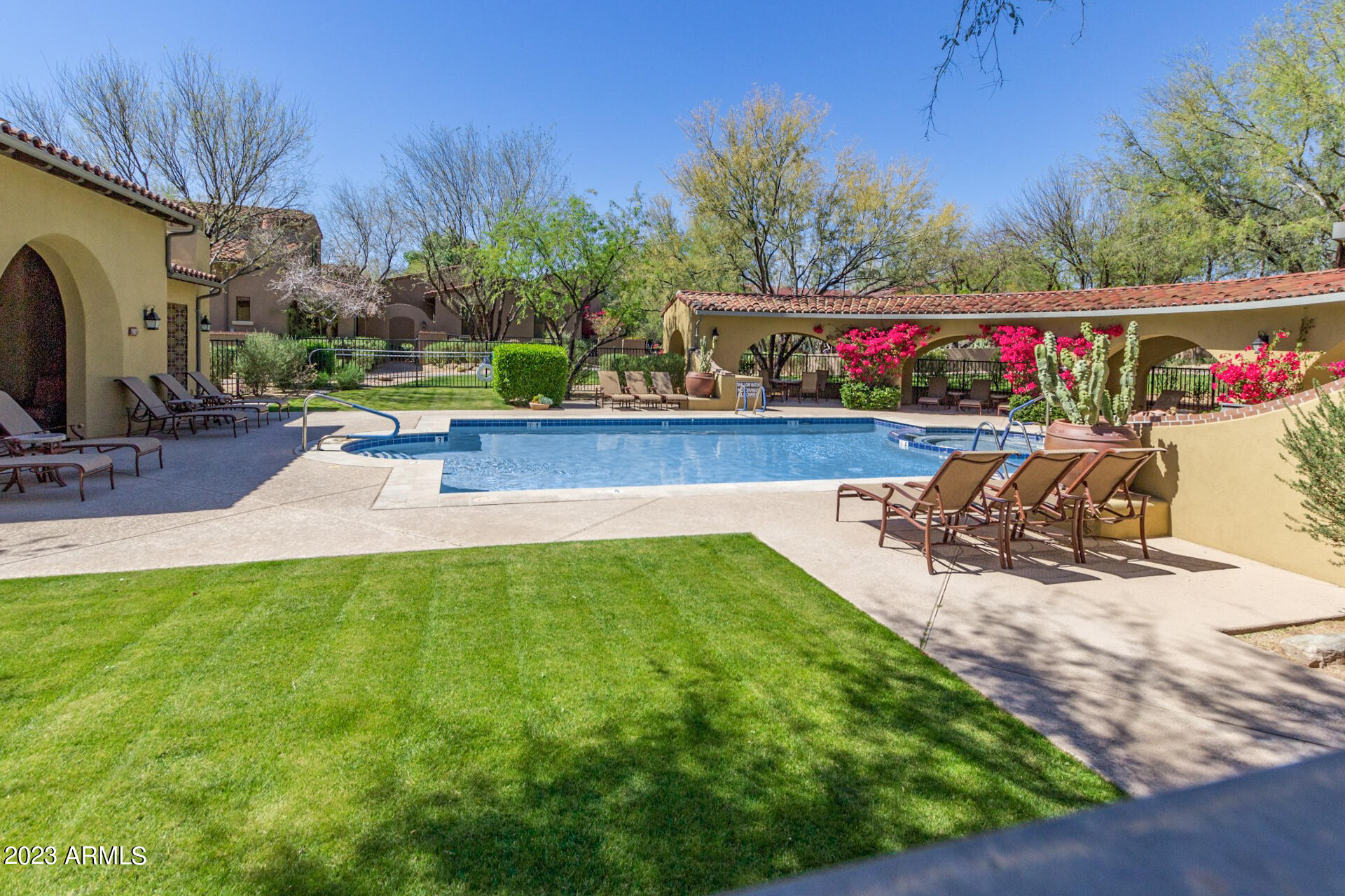 20704 N 90TH Place, 1002