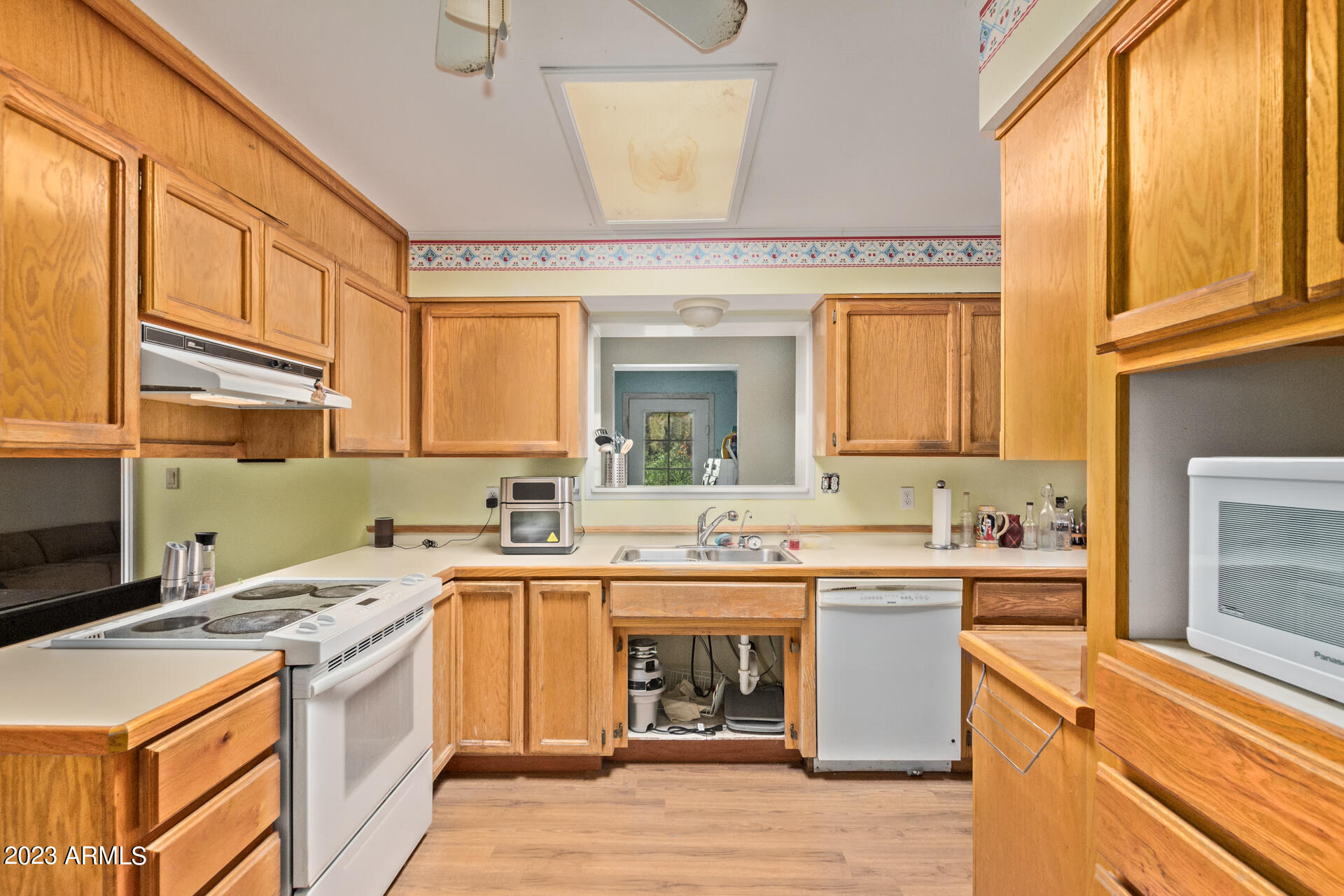 501 W EL CAMINITO Drive