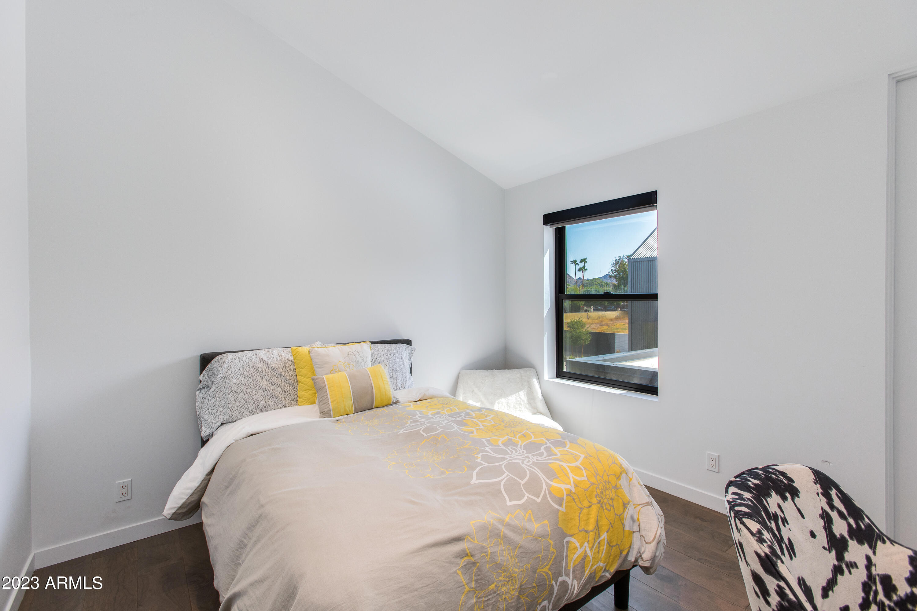 1337 E Pomelo Grove Lane