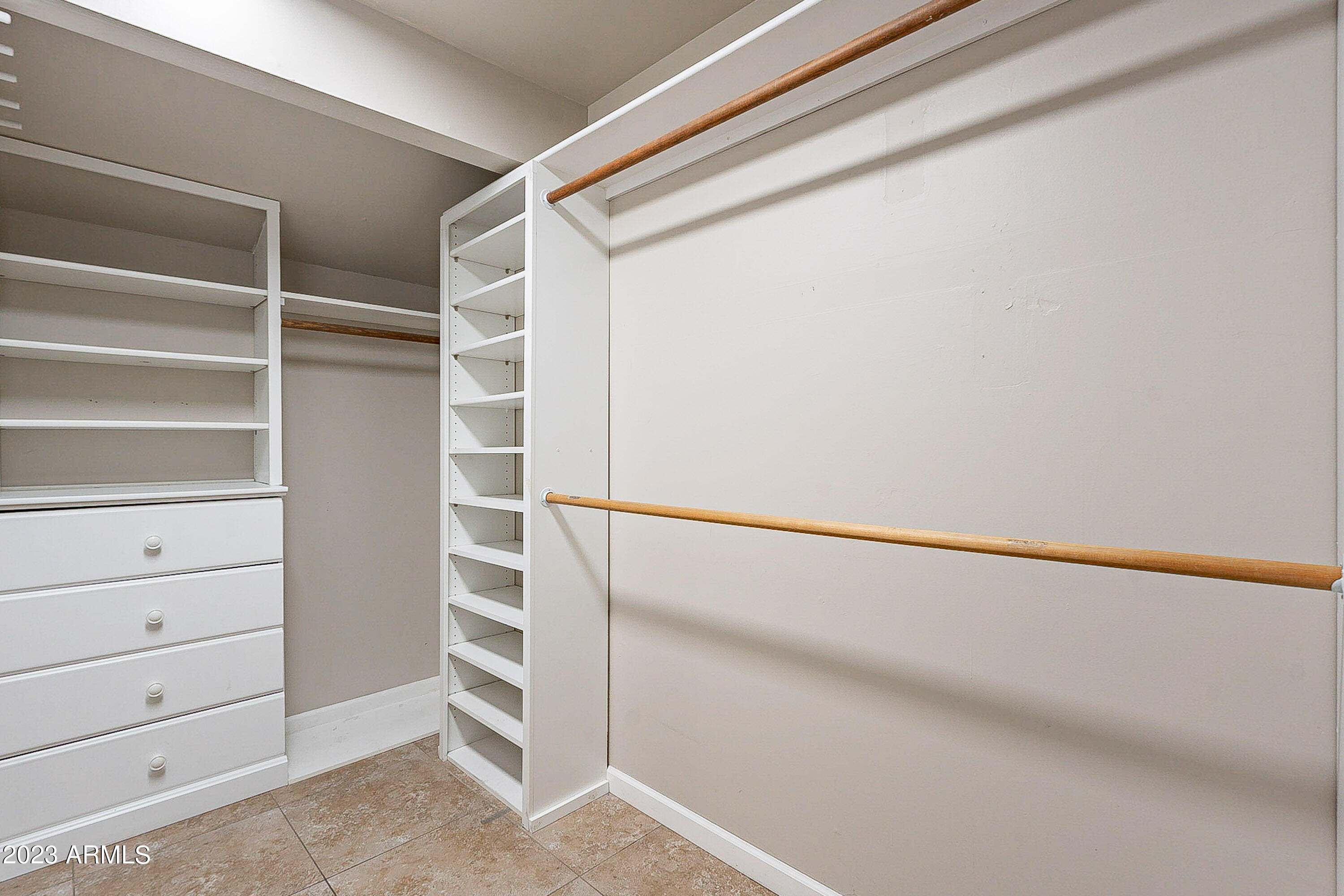 6049 E KATHLEEN Road