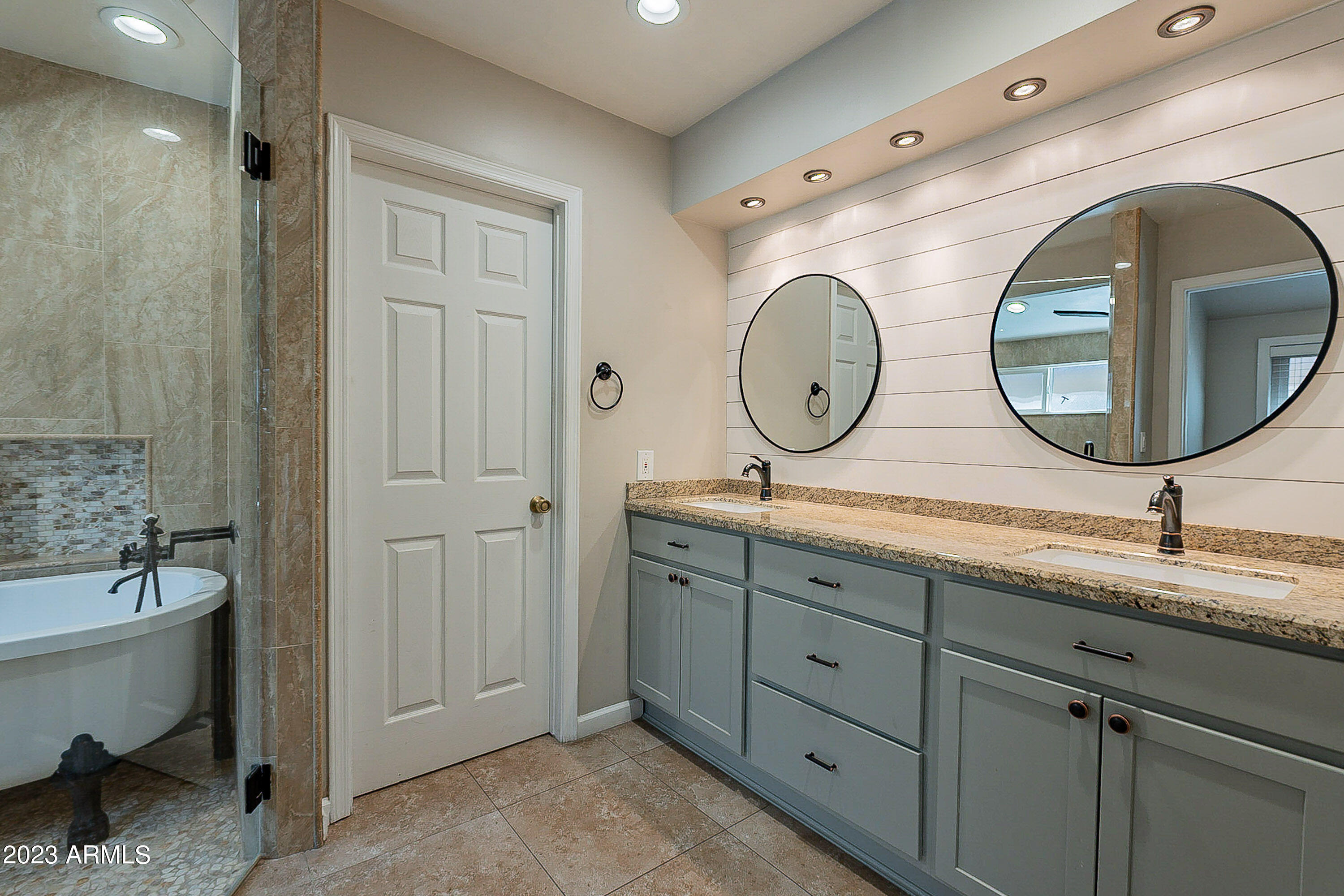 6049 E KATHLEEN Road