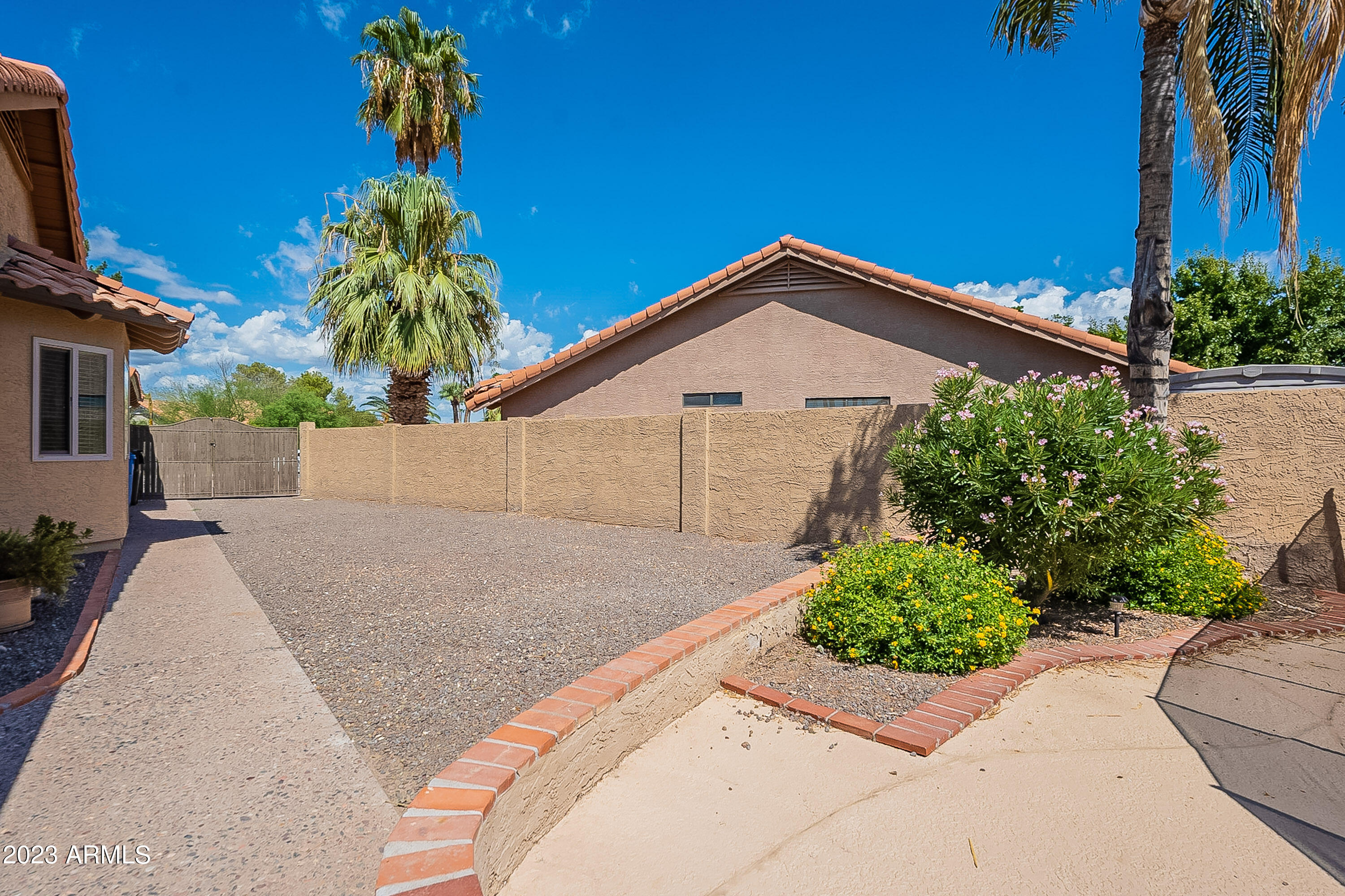 6049 E KATHLEEN Road