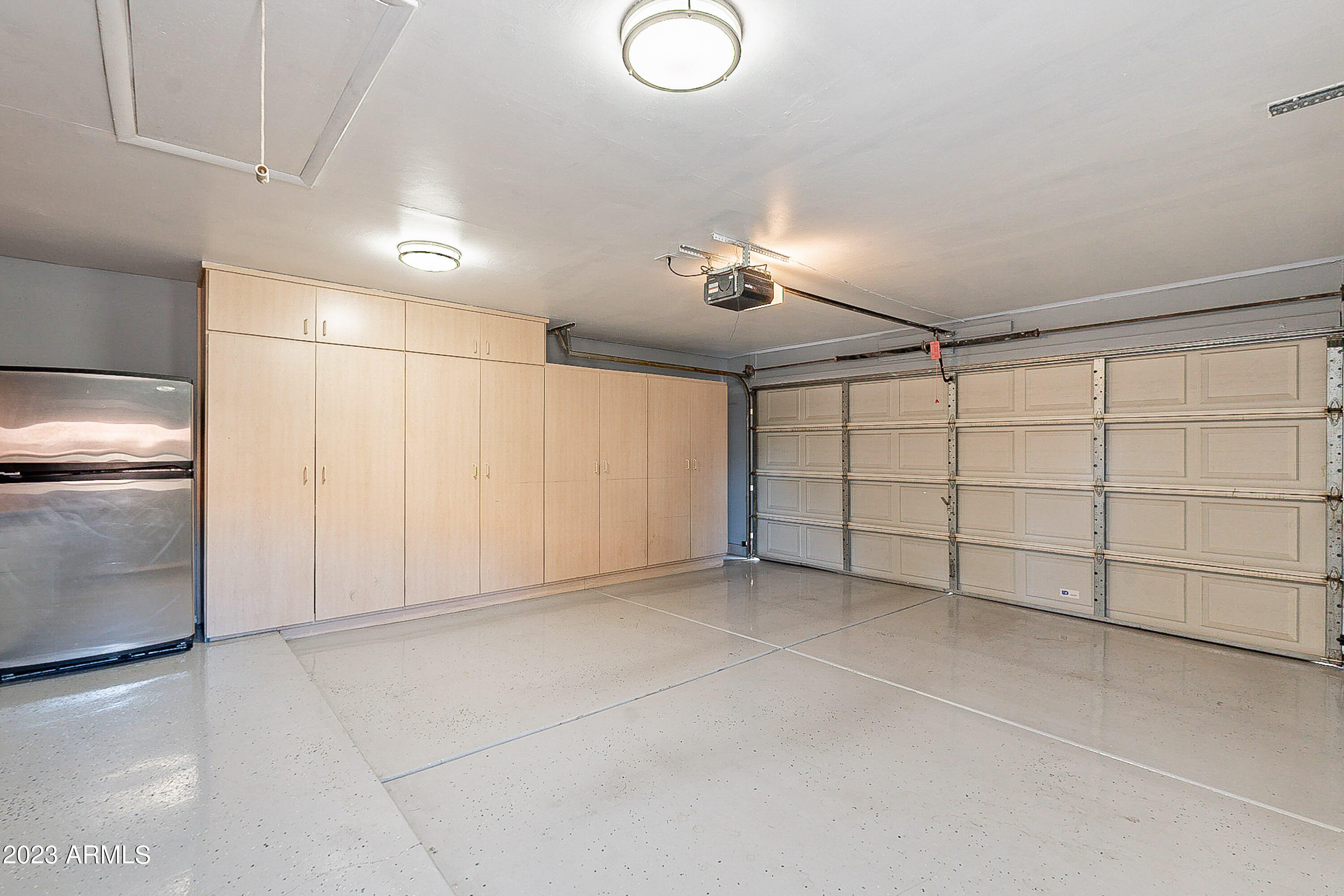 6049 E KATHLEEN Road