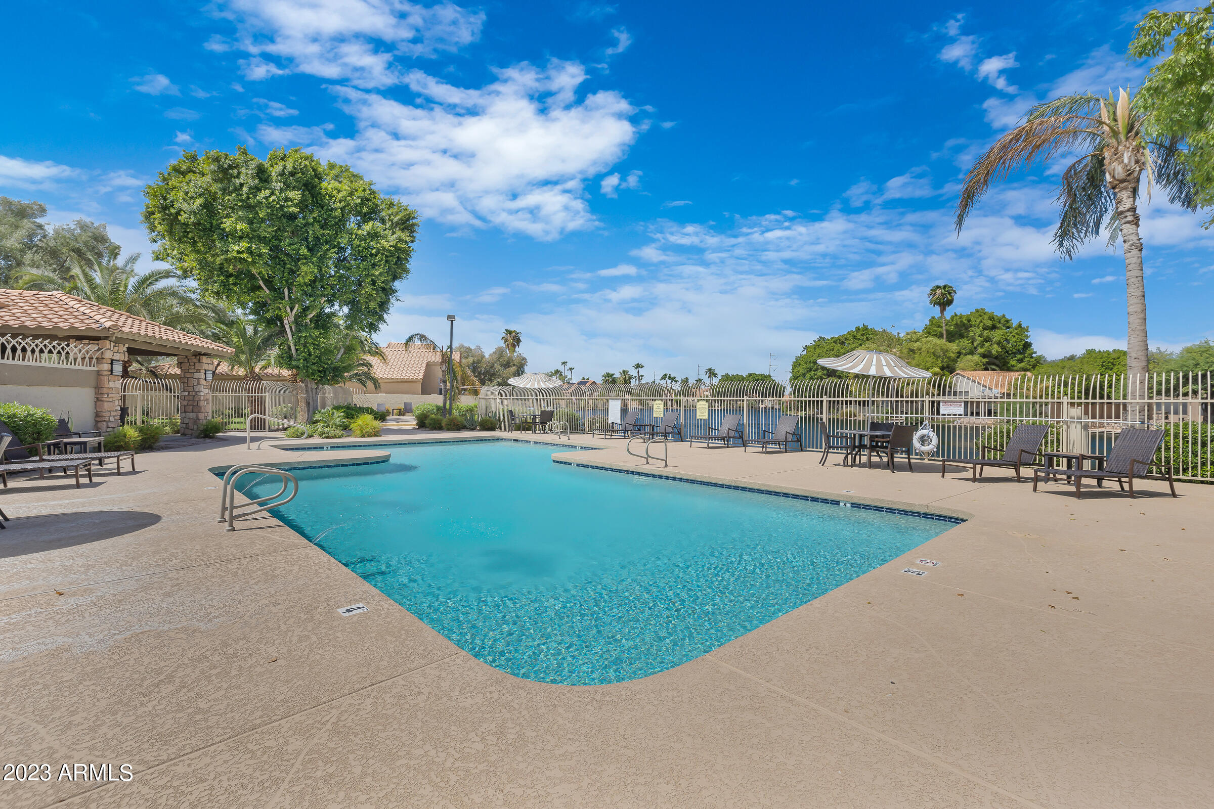 256 N COTTONWOOD Drive