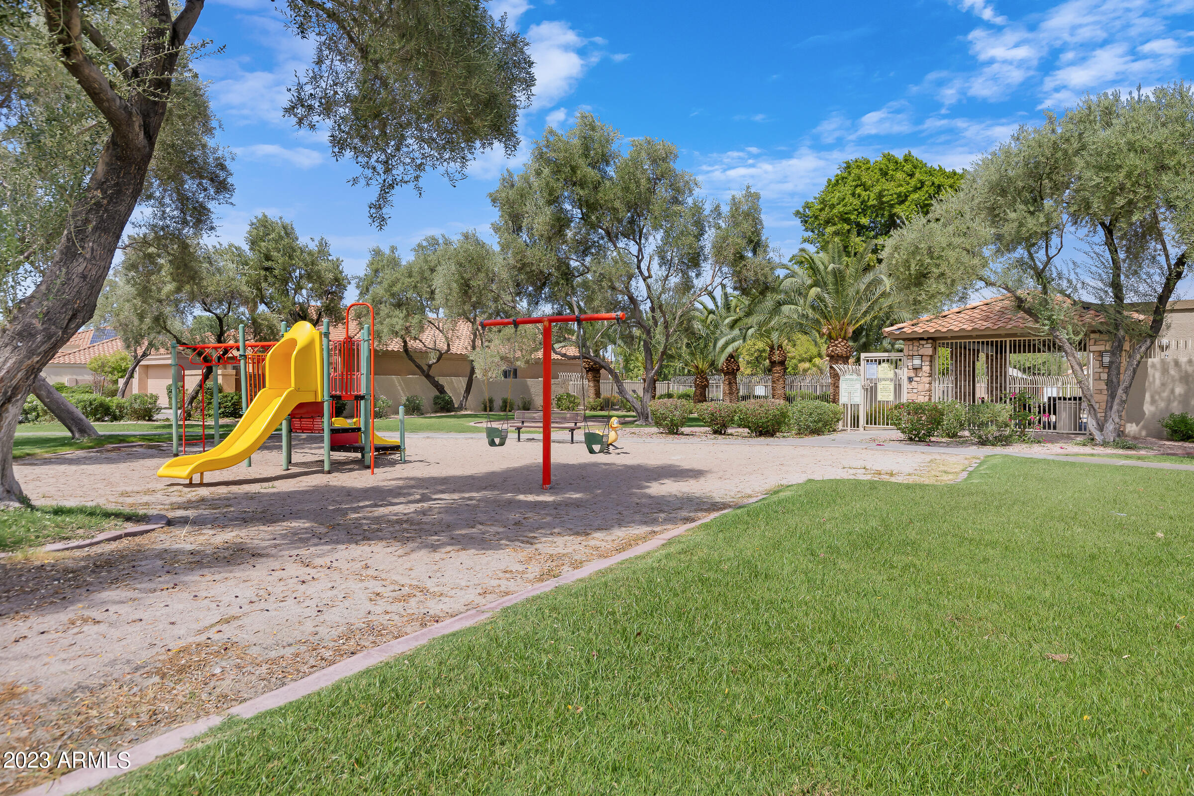 256 N COTTONWOOD Drive