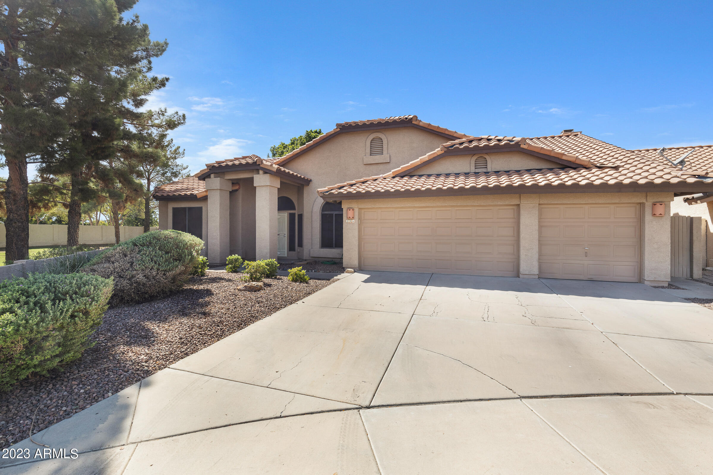 256 N COTTONWOOD Drive