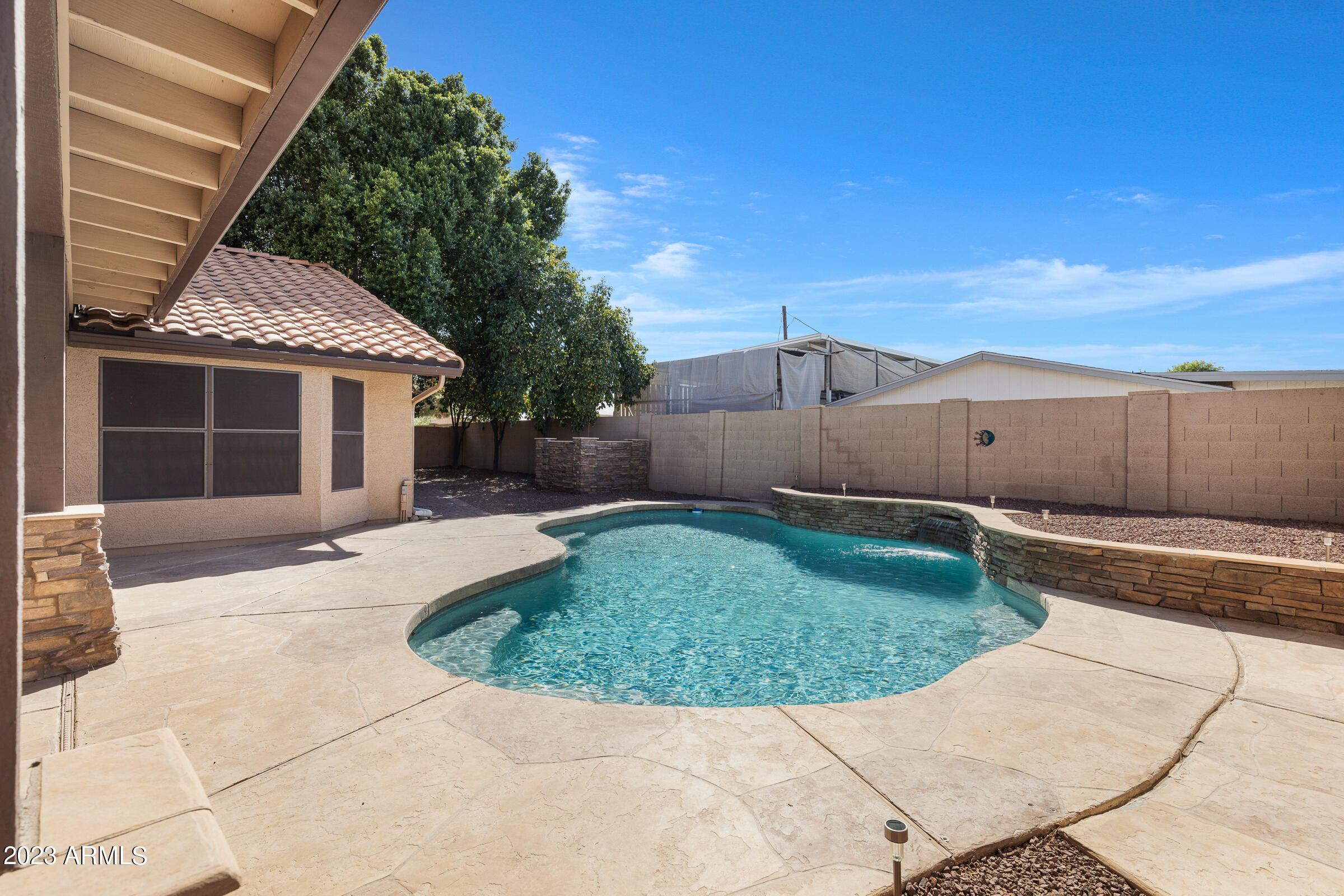 256 N COTTONWOOD Drive