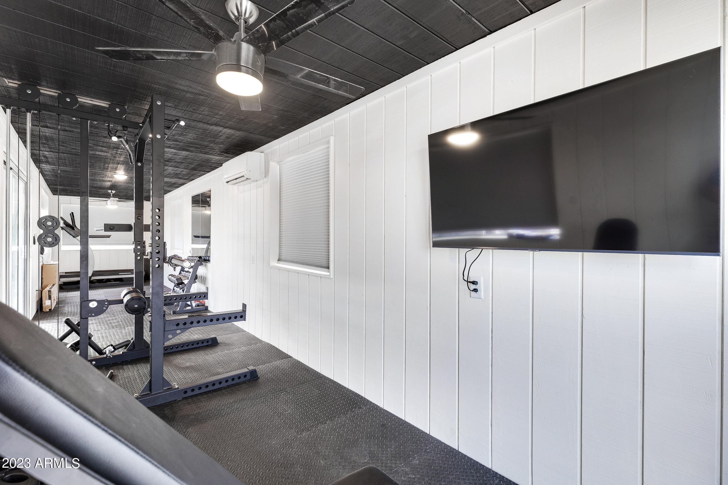 9228 W DOVE ROOST Road