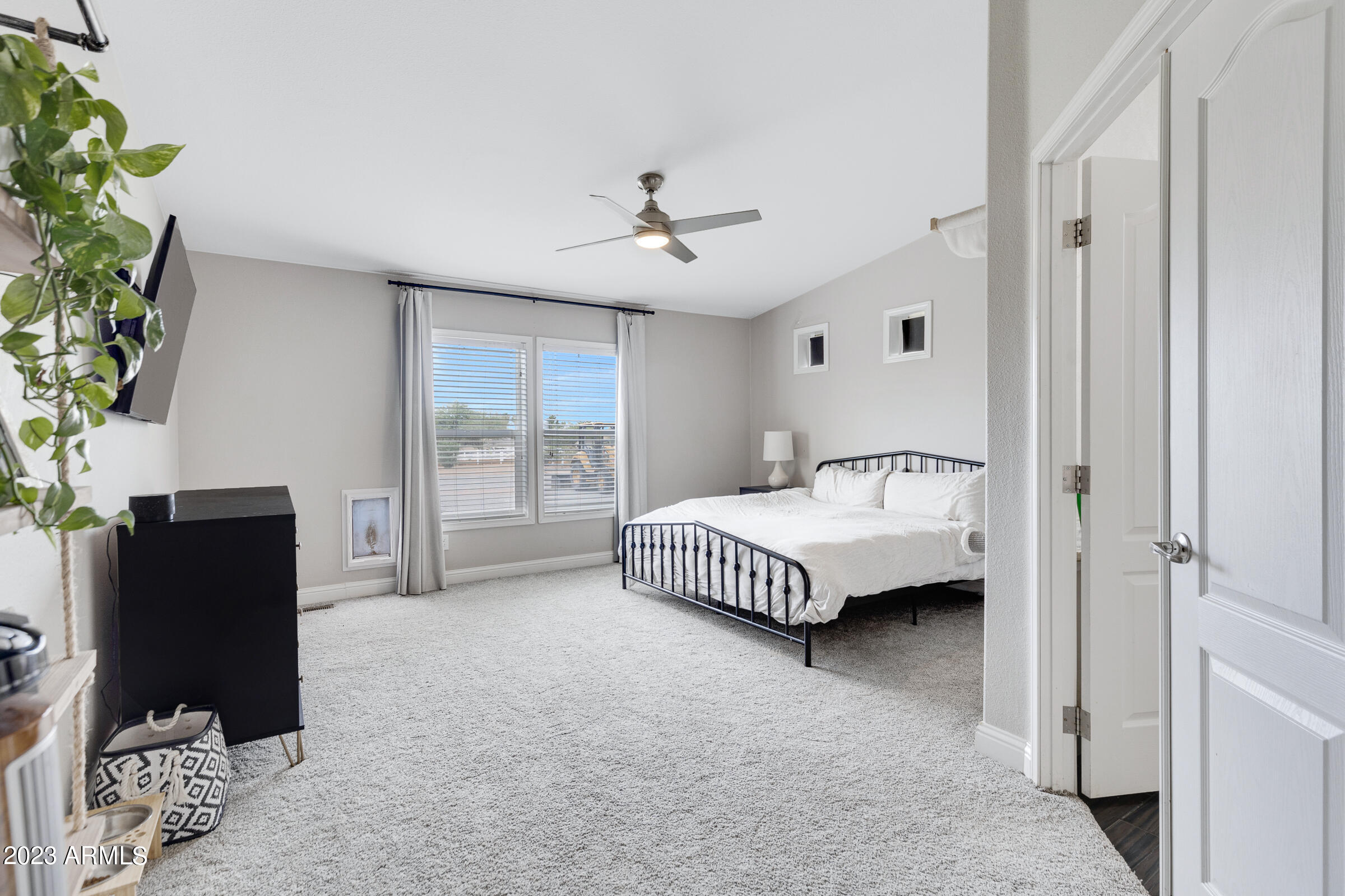 9228 W DOVE ROOST Road