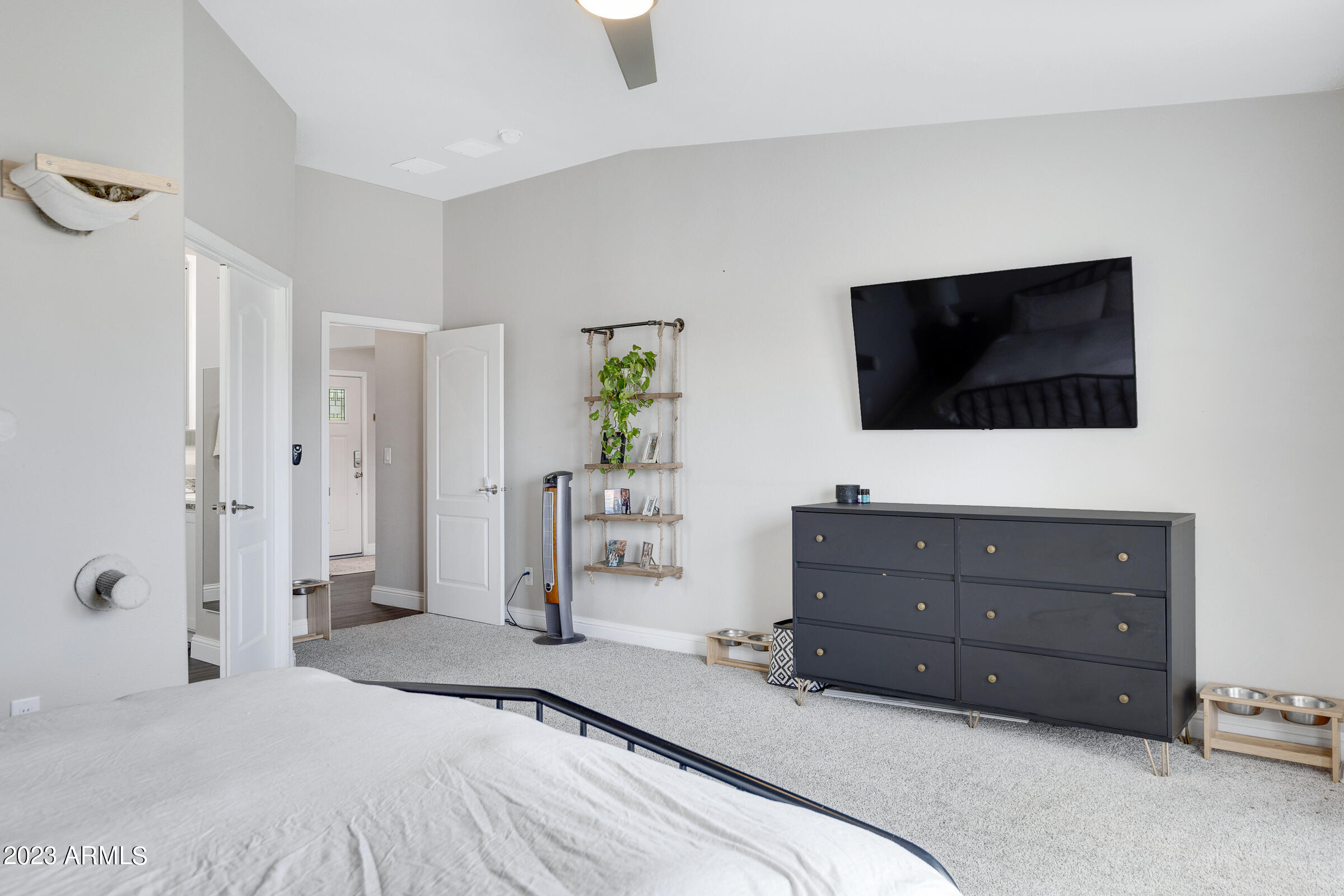 9228 W DOVE ROOST Road