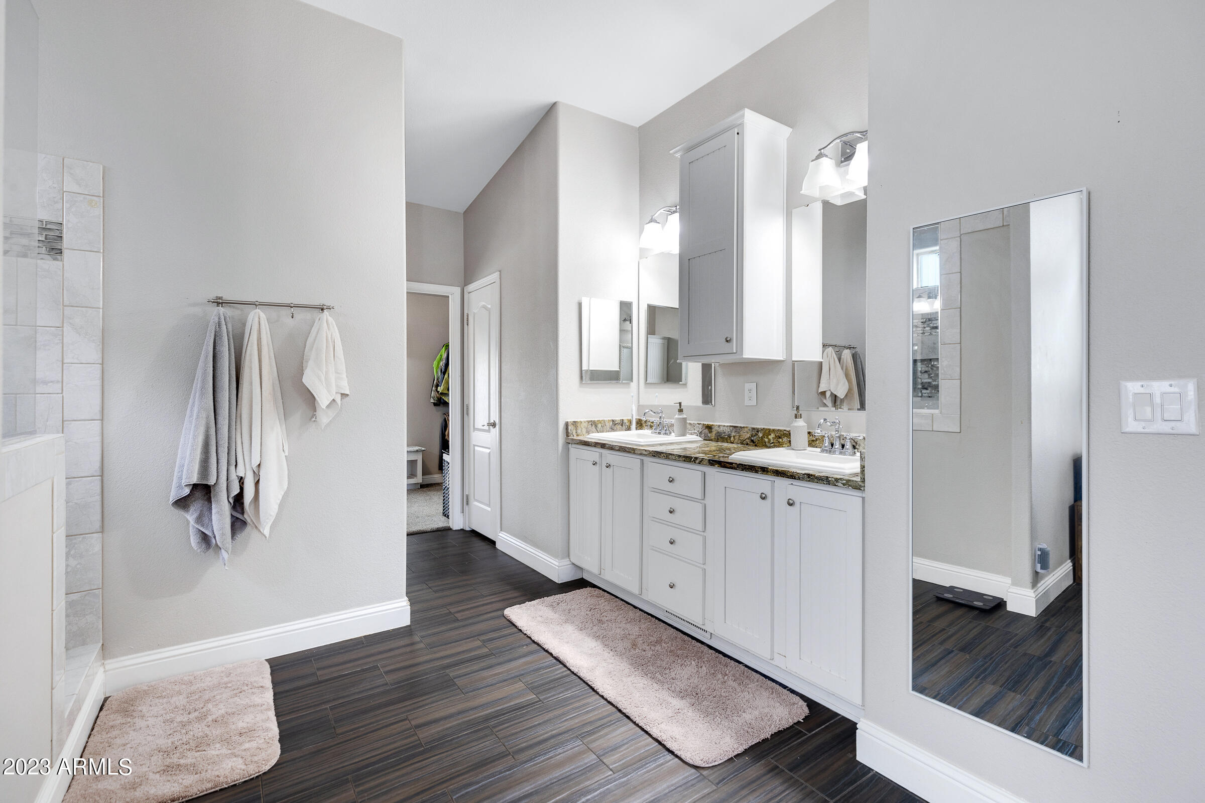 9228 W DOVE ROOST Road