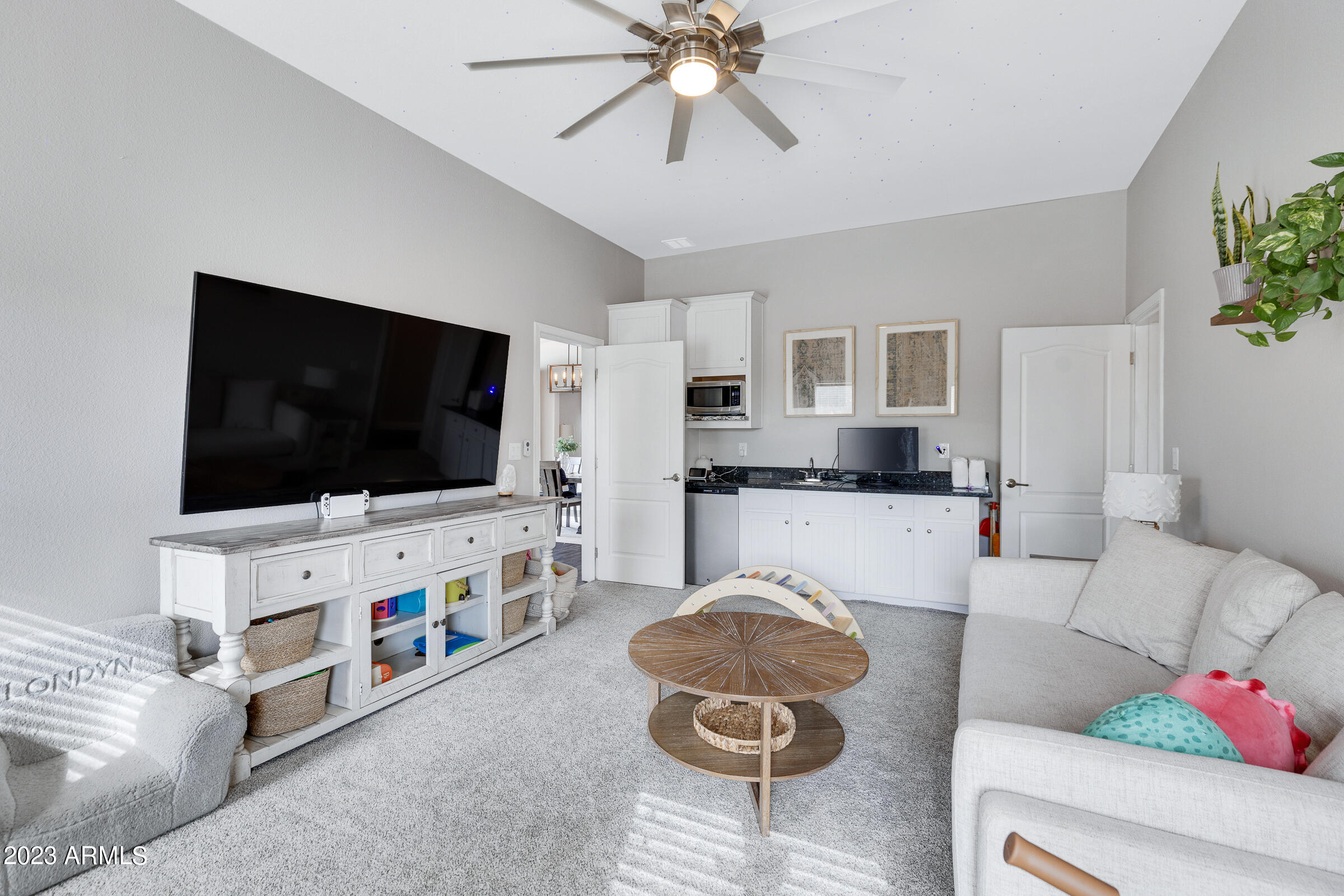 9228 W DOVE ROOST Road