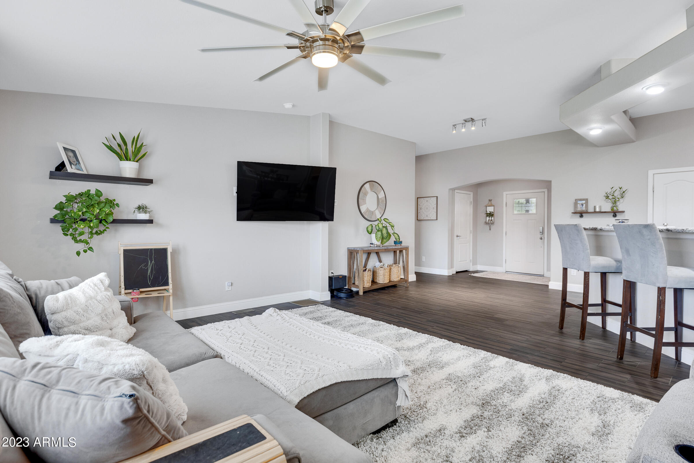 9228 W DOVE ROOST Road