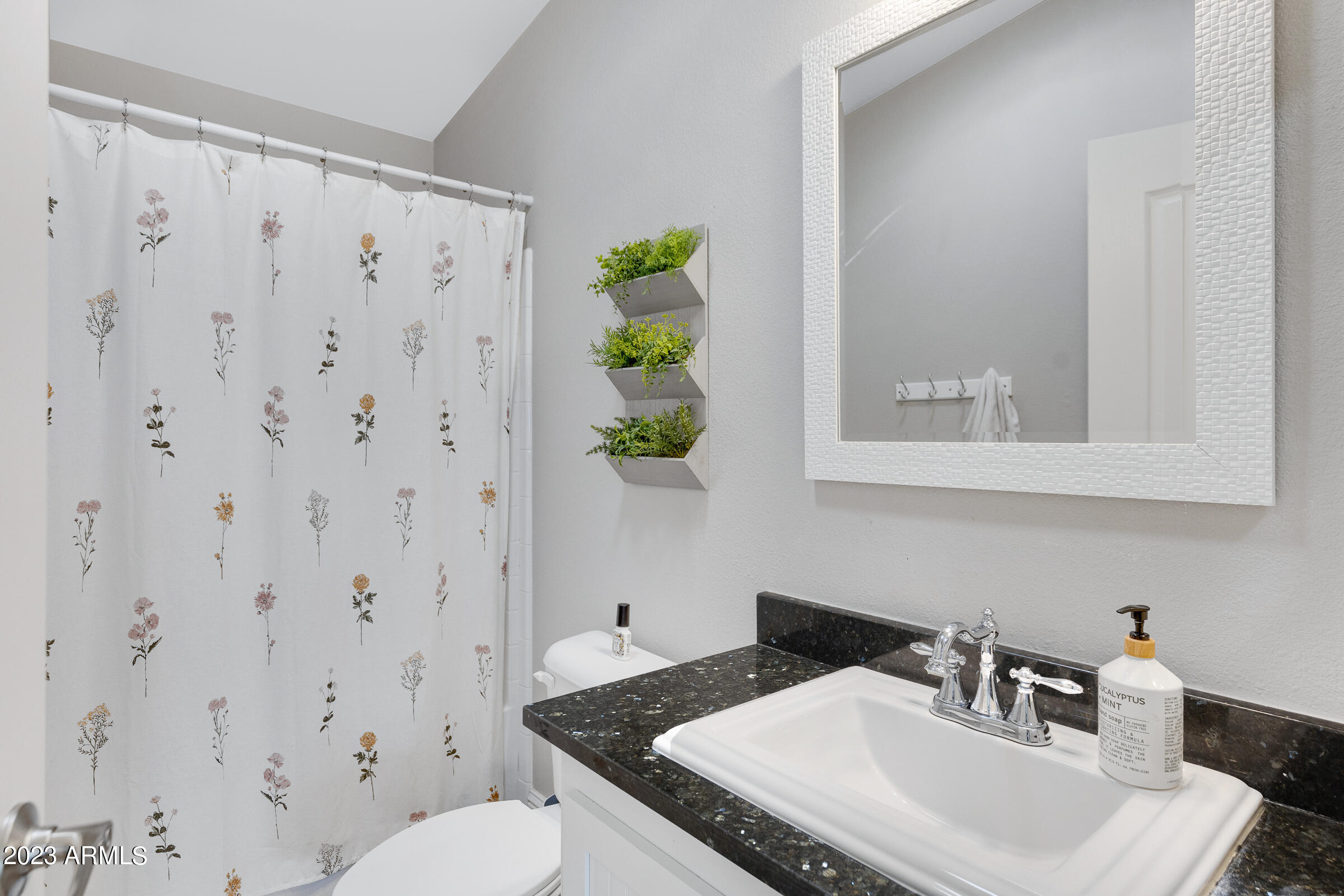 9228 W DOVE ROOST Road