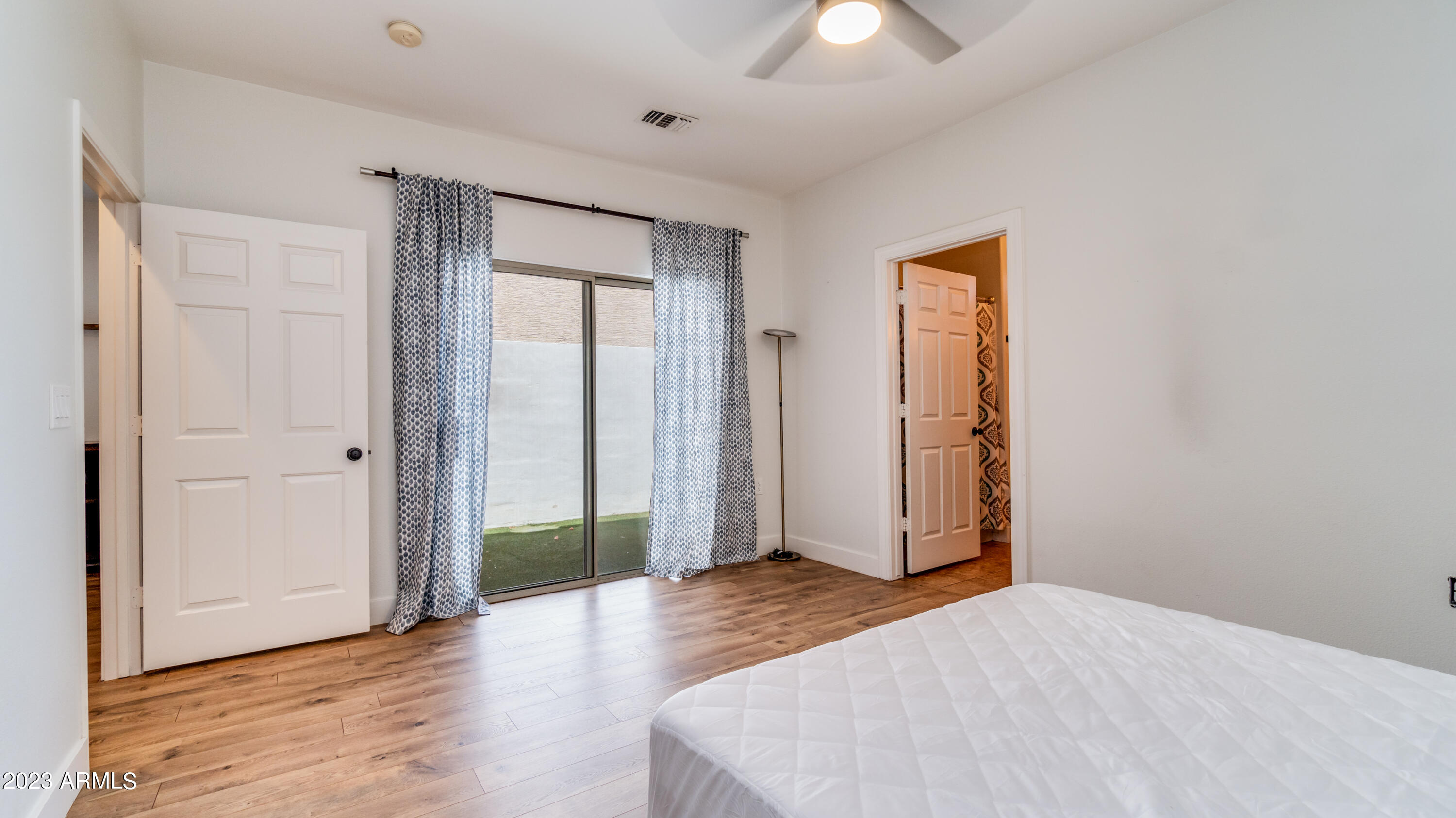 3221 N 37TH Street, 33