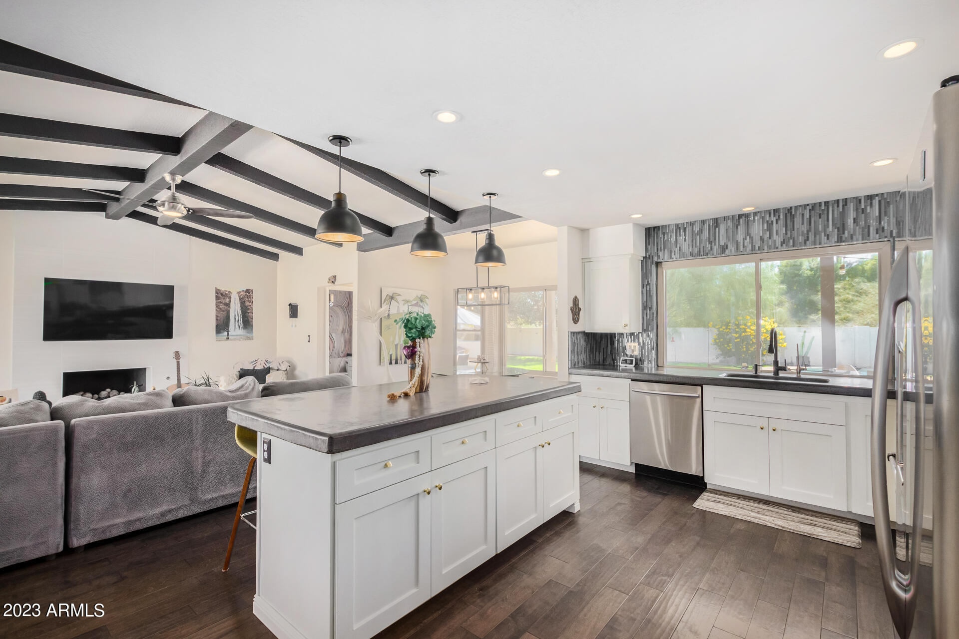 5331 E POINSETTIA Drive