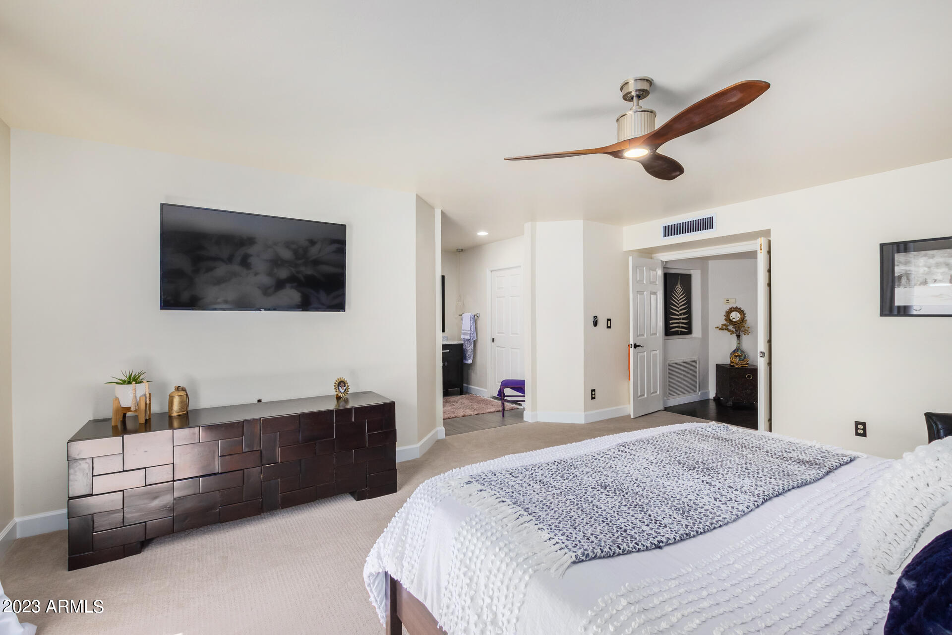 5331 E POINSETTIA Drive