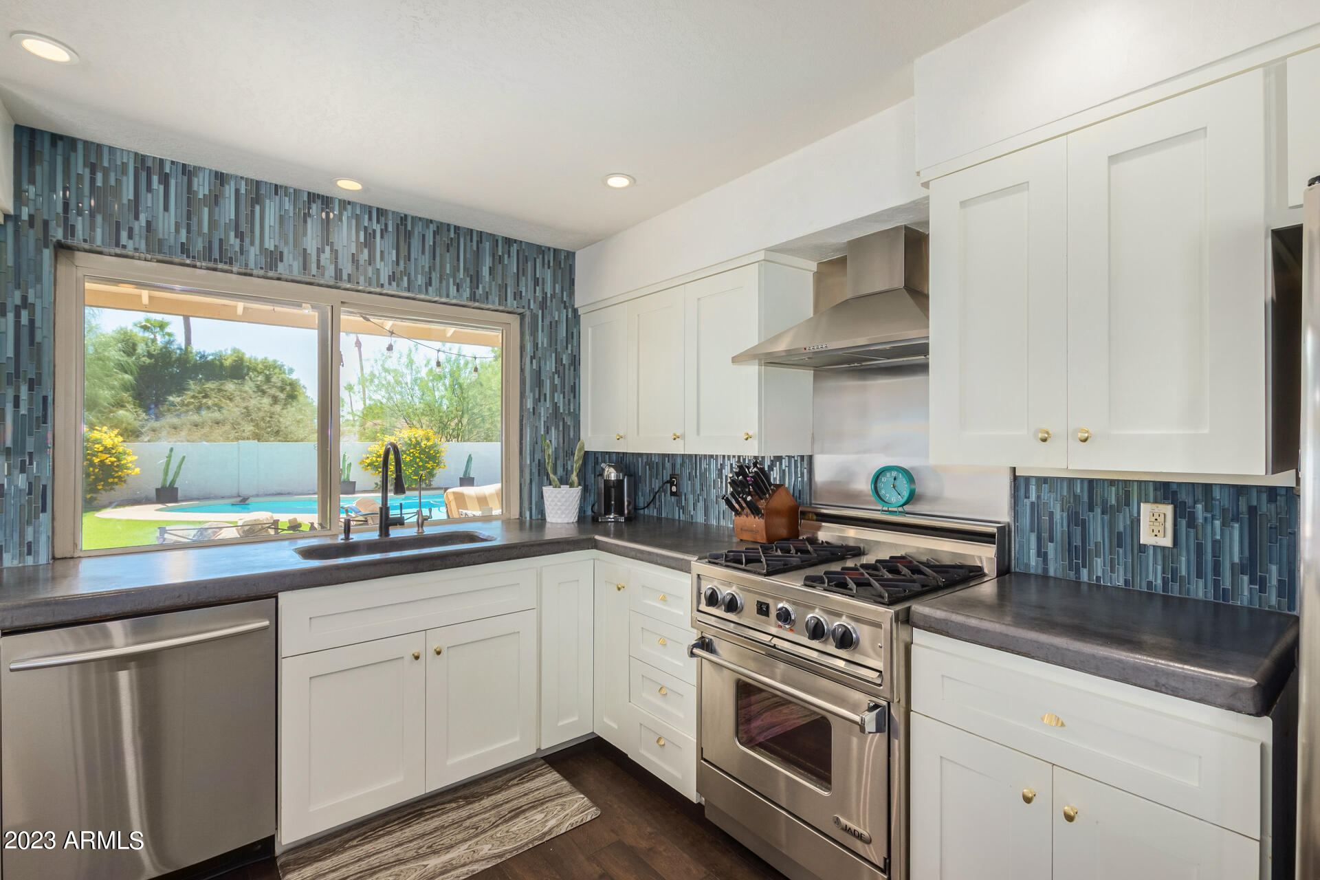 5331 E POINSETTIA Drive