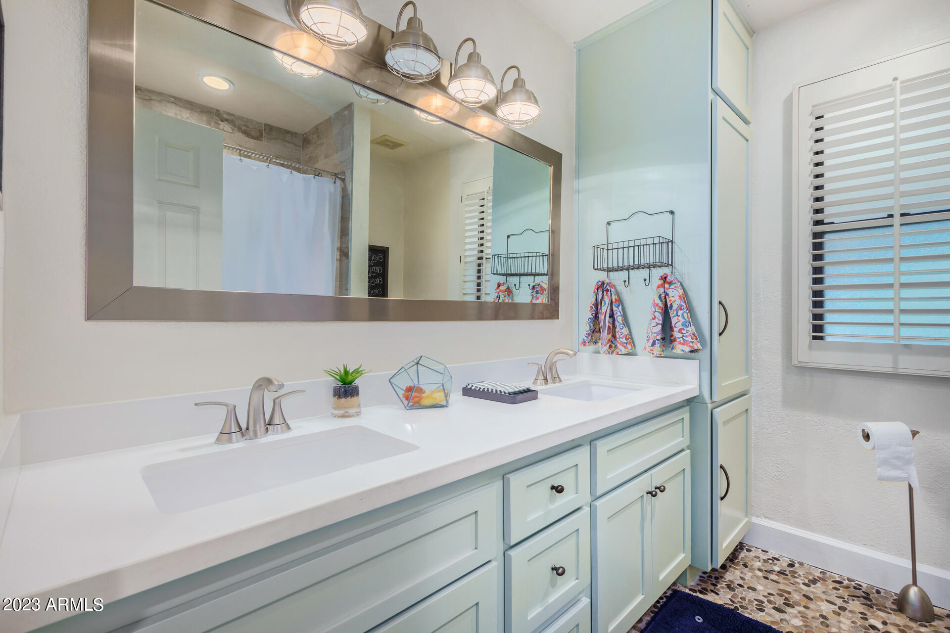 5331 E POINSETTIA Drive