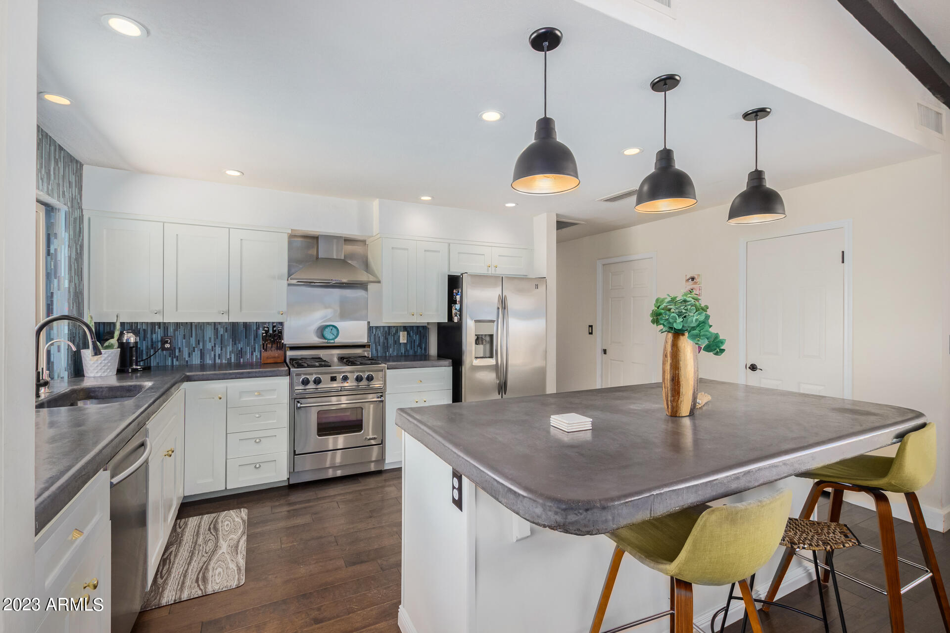 5331 E POINSETTIA Drive