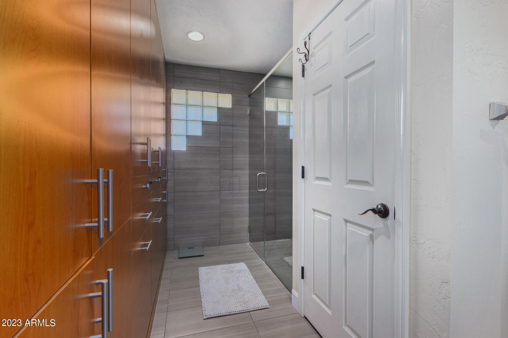 5331 E POINSETTIA Drive