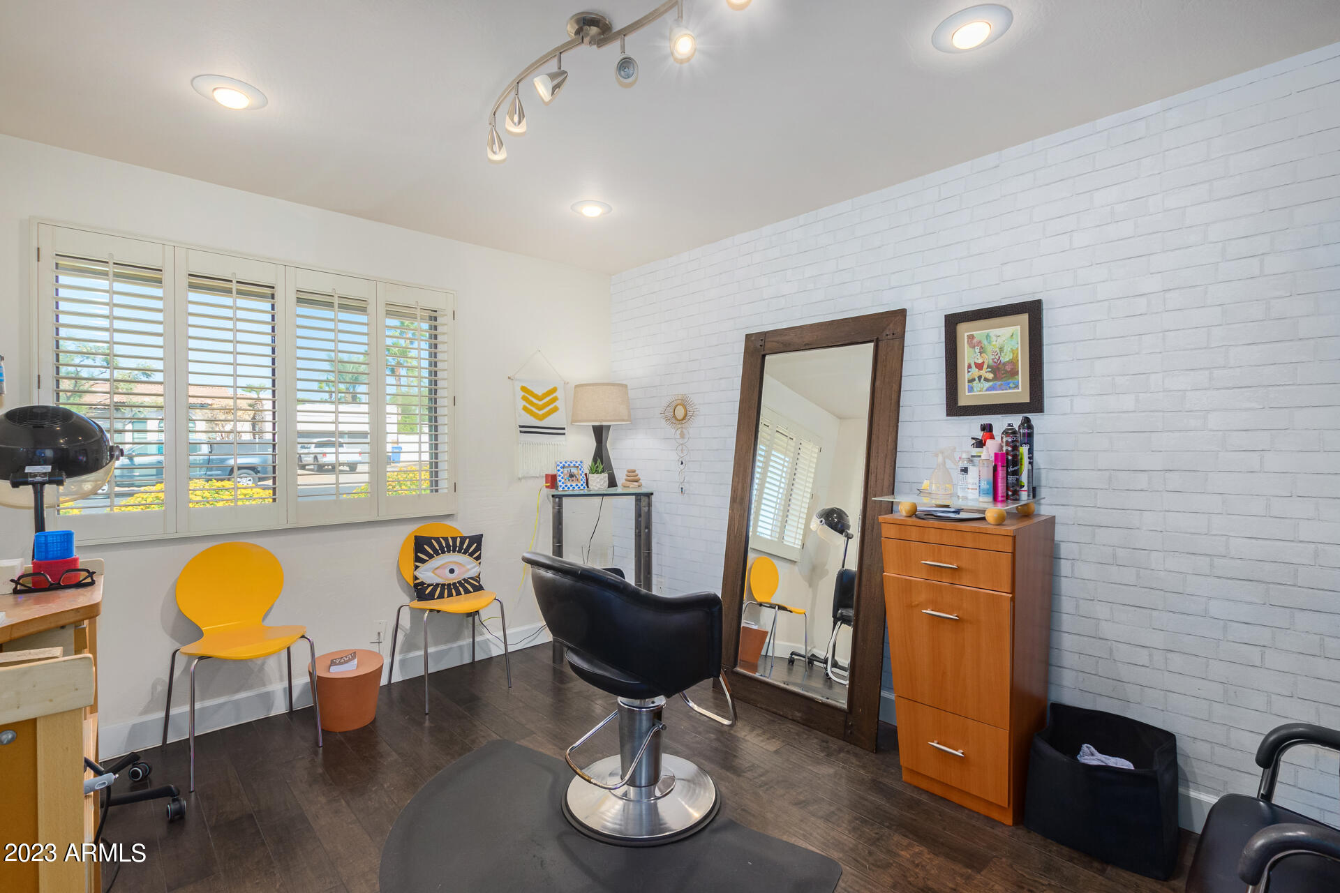 5331 E POINSETTIA Drive