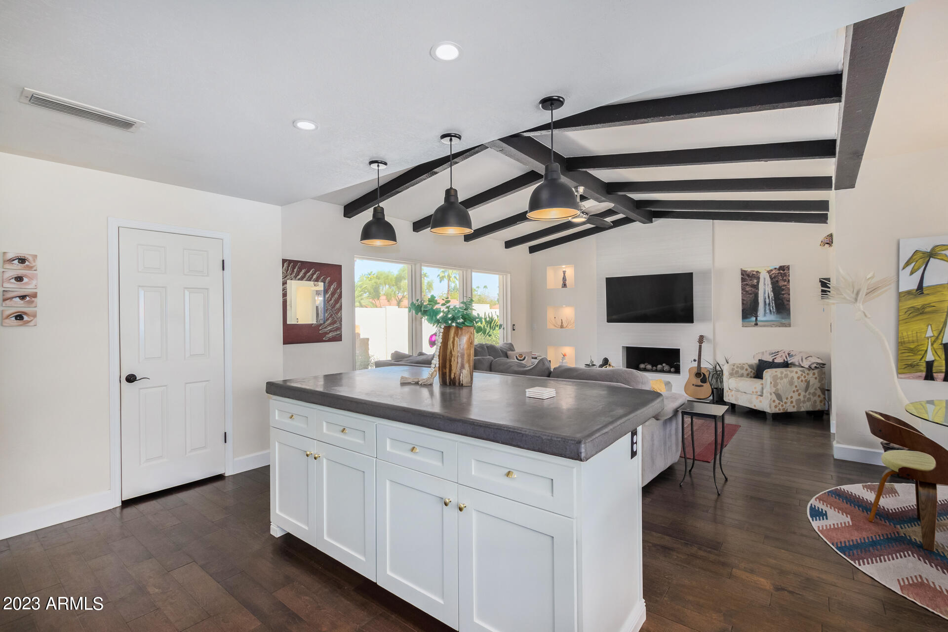 5331 E POINSETTIA Drive