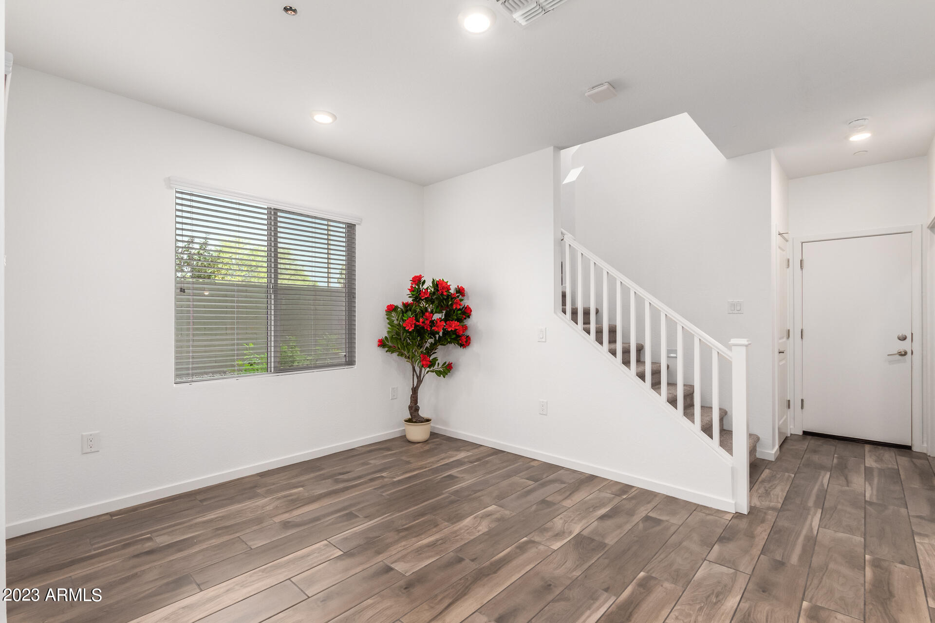 778 E Harper Street, 101