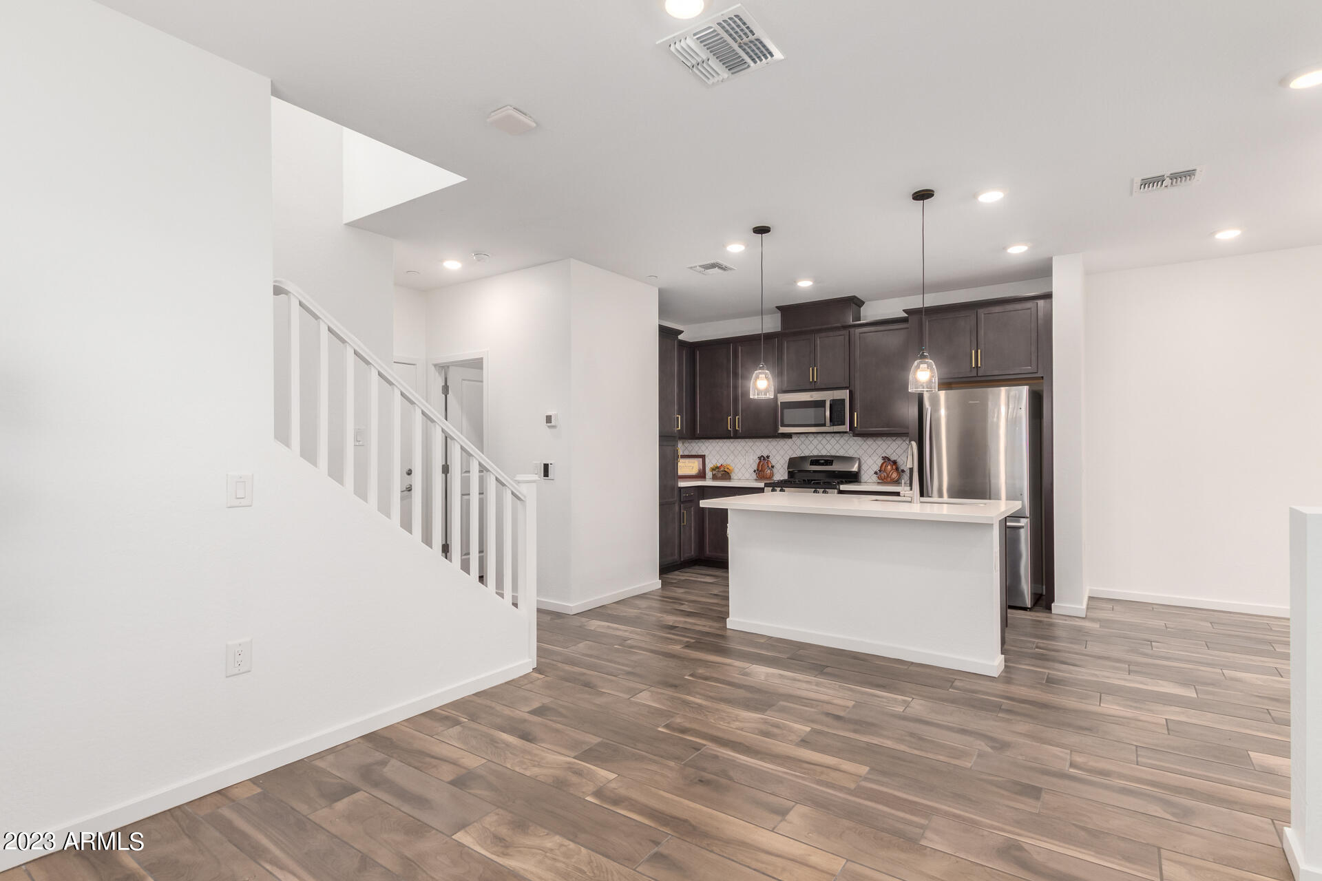 778 E Harper Street, 101