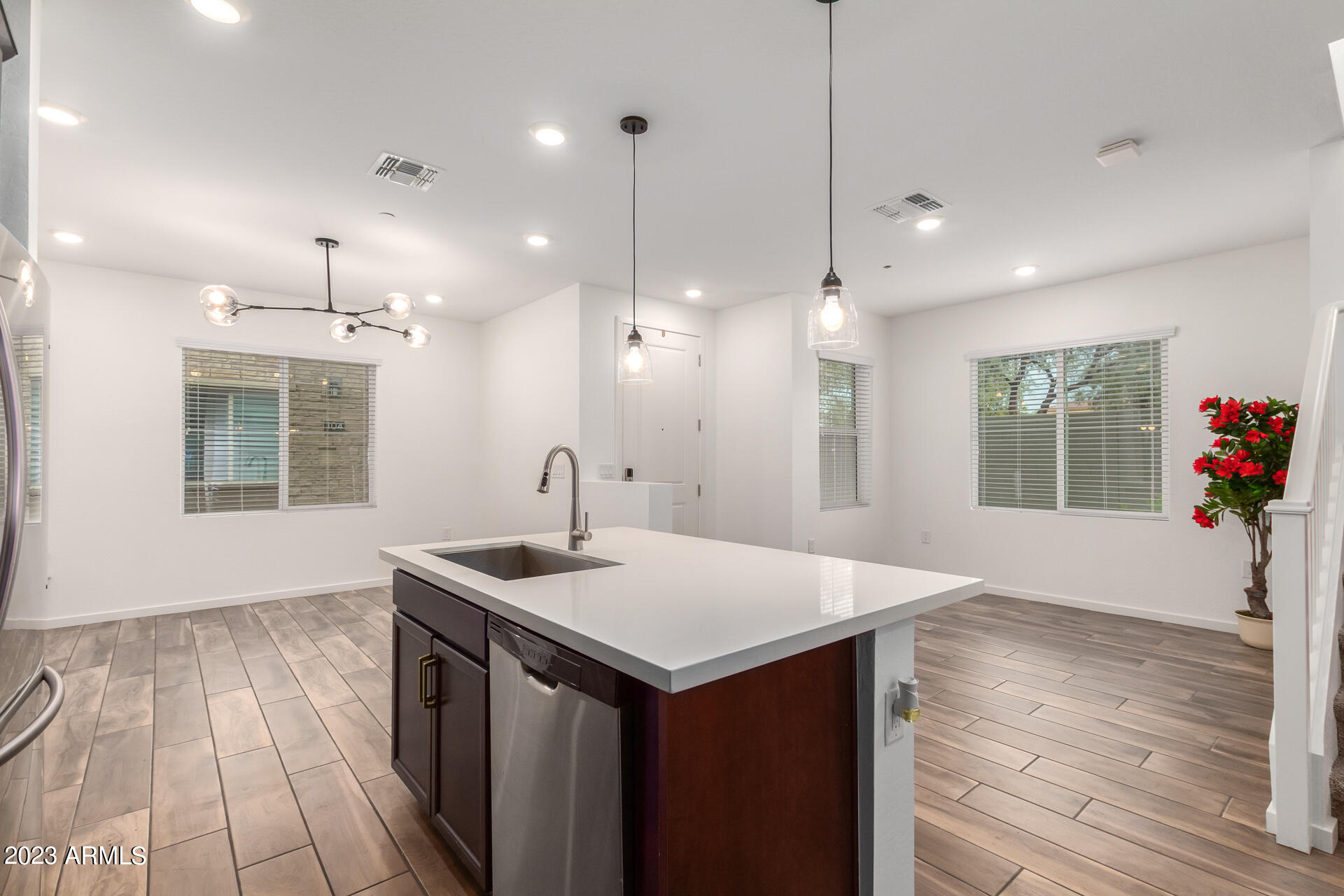 778 E Harper Street, 101