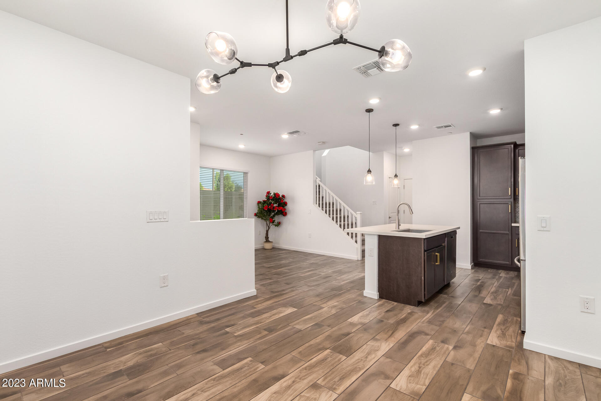 778 E Harper Street, 101