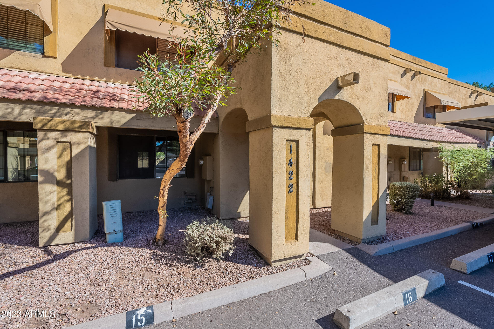 1422 W LA JOLLA Drive