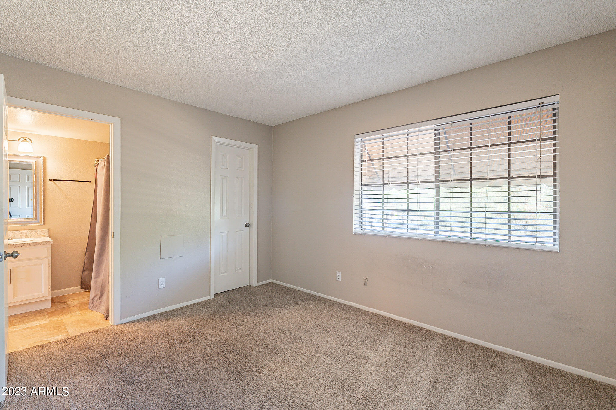 1422 W LA JOLLA Drive