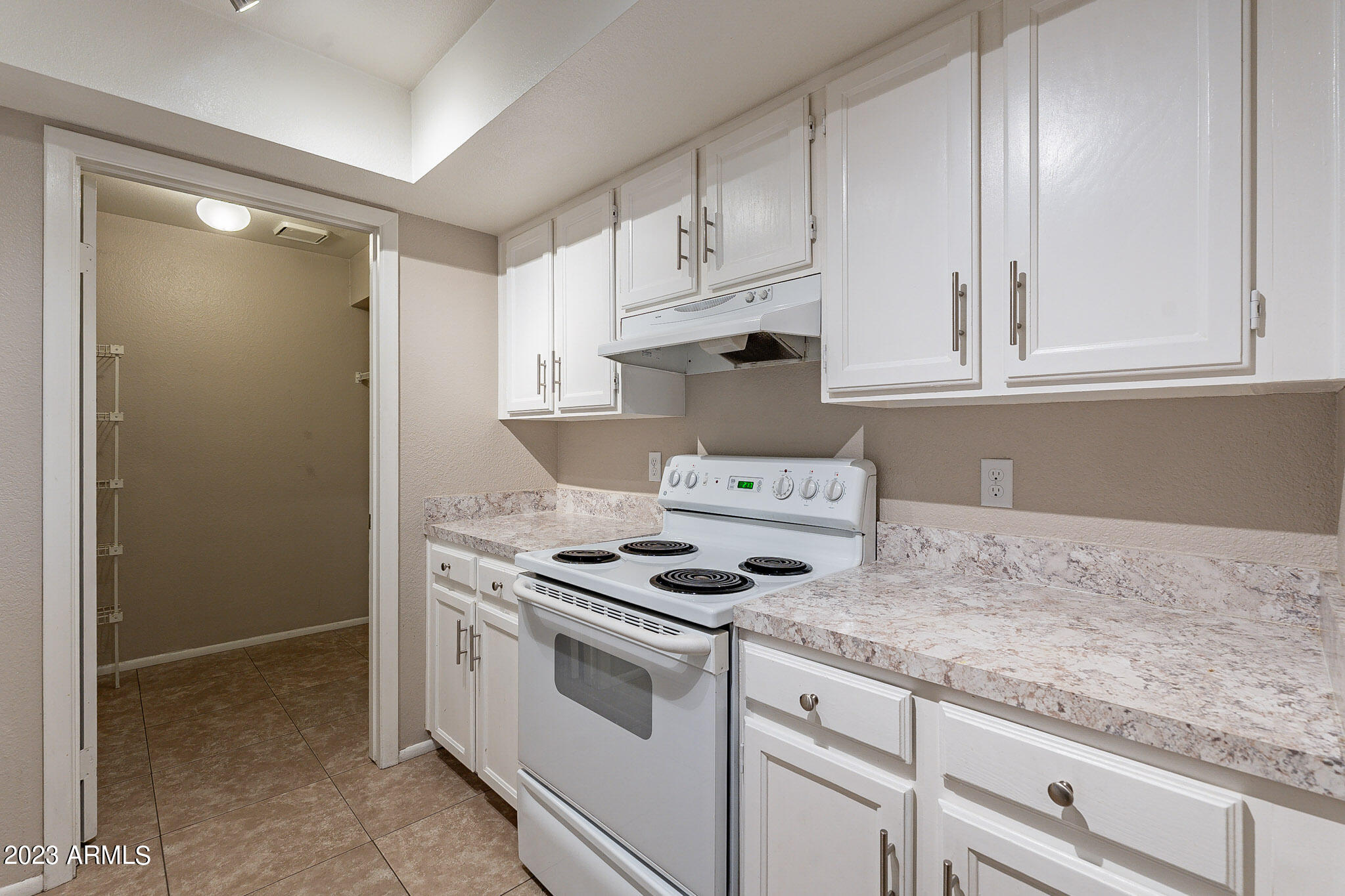 1422 W LA JOLLA Drive