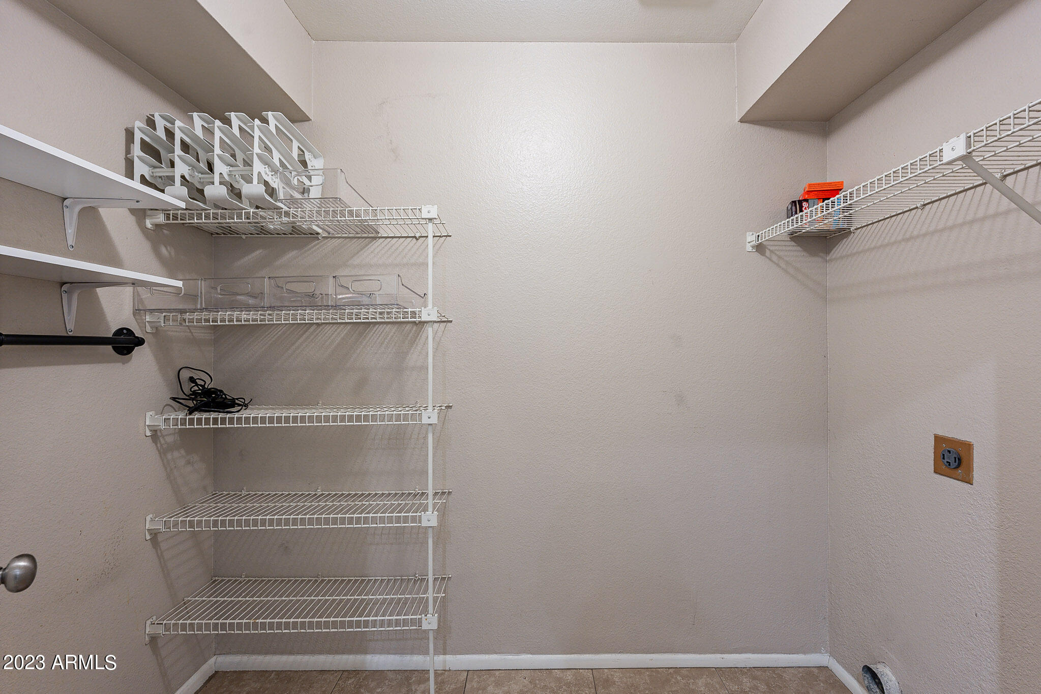 1422 W LA JOLLA Drive