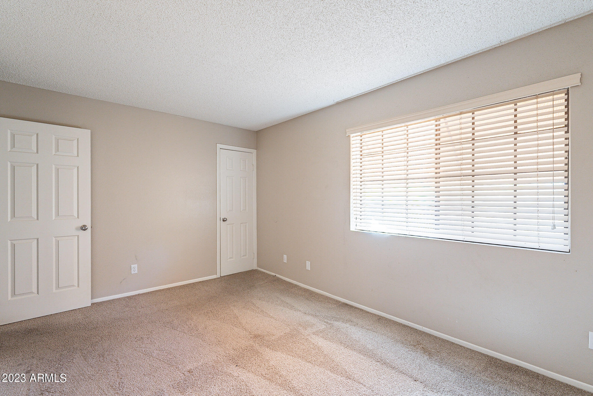 1422 W LA JOLLA Drive