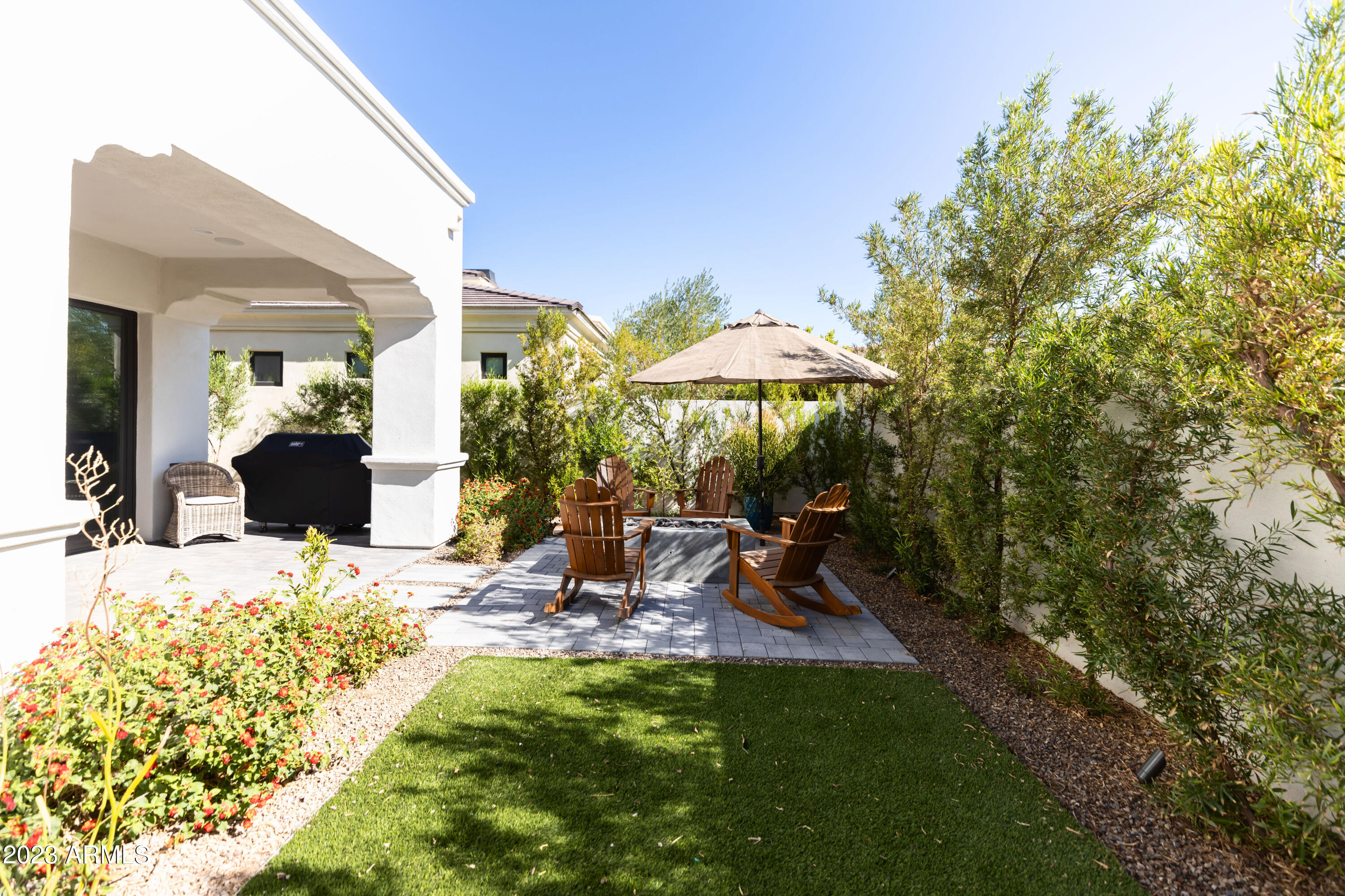 3911 E MITCHELL Drive