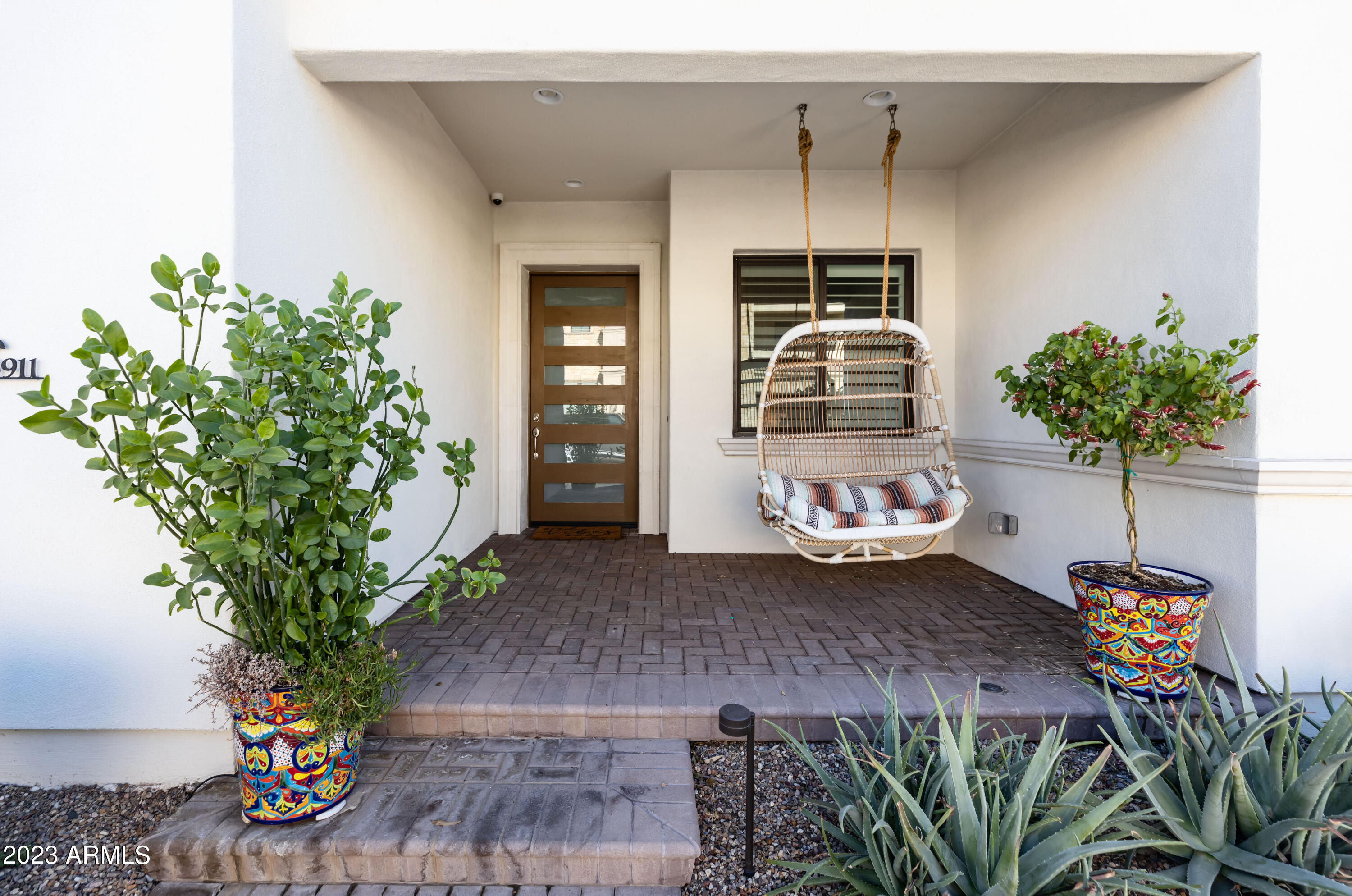 3911 E MITCHELL Drive