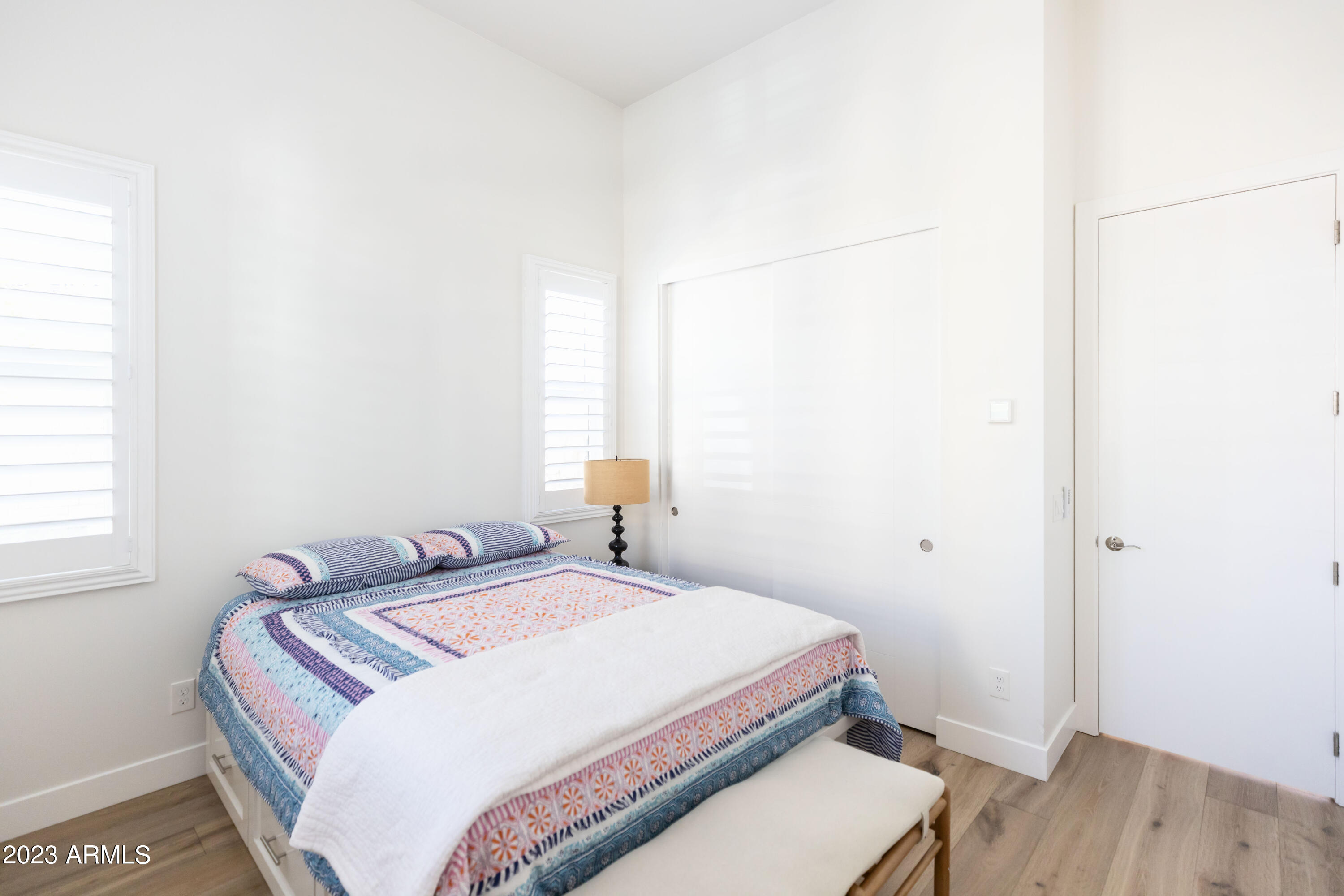 3911 E MITCHELL Drive