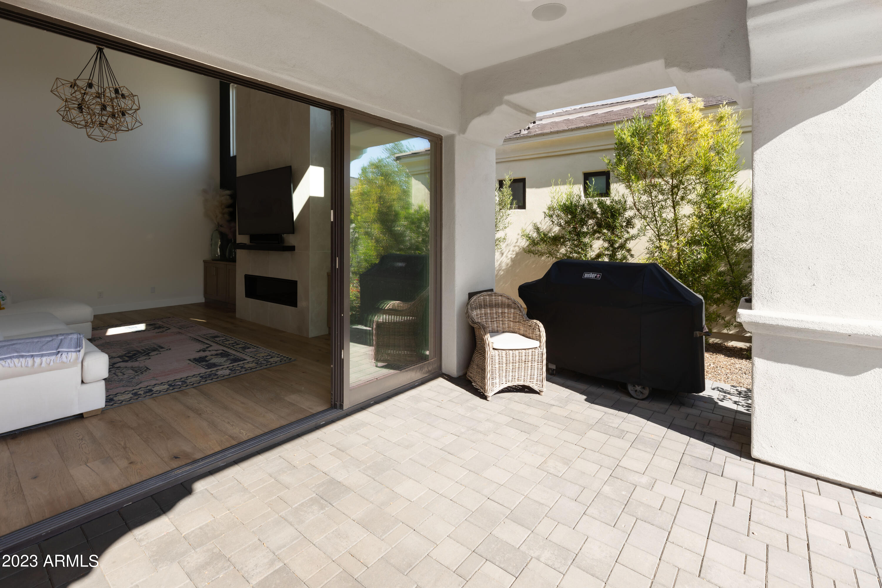 3911 E MITCHELL Drive