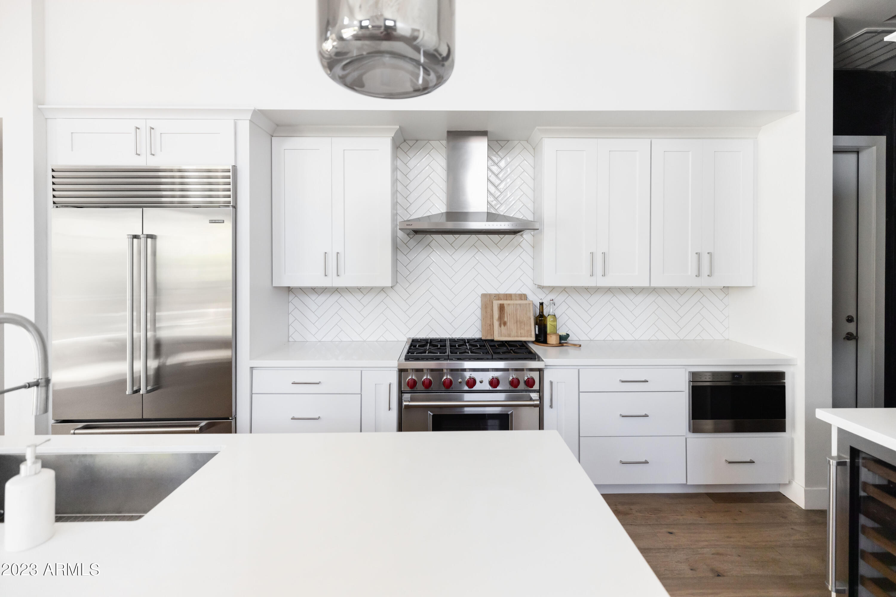 3911 E MITCHELL Drive