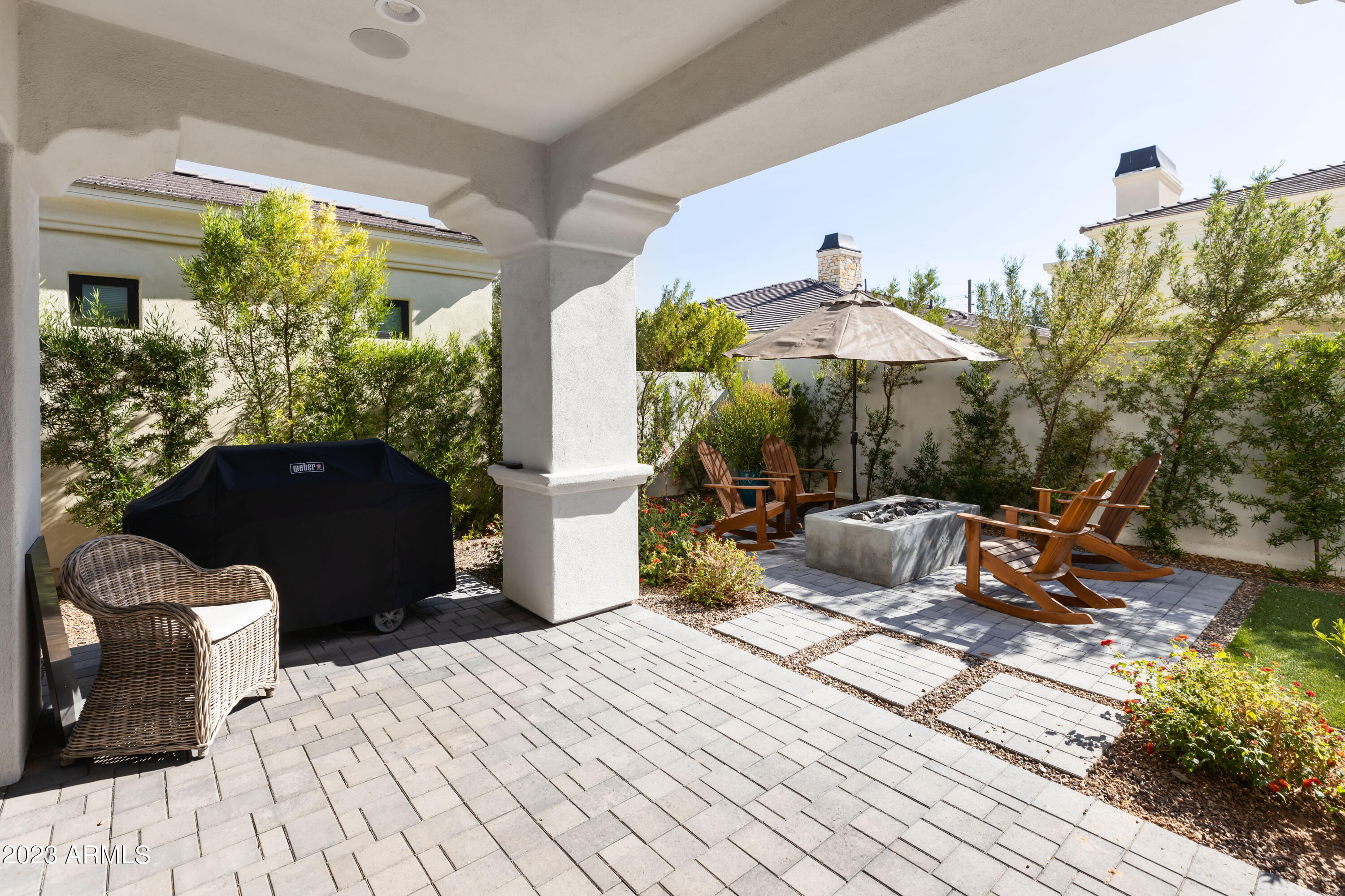 3911 E MITCHELL Drive