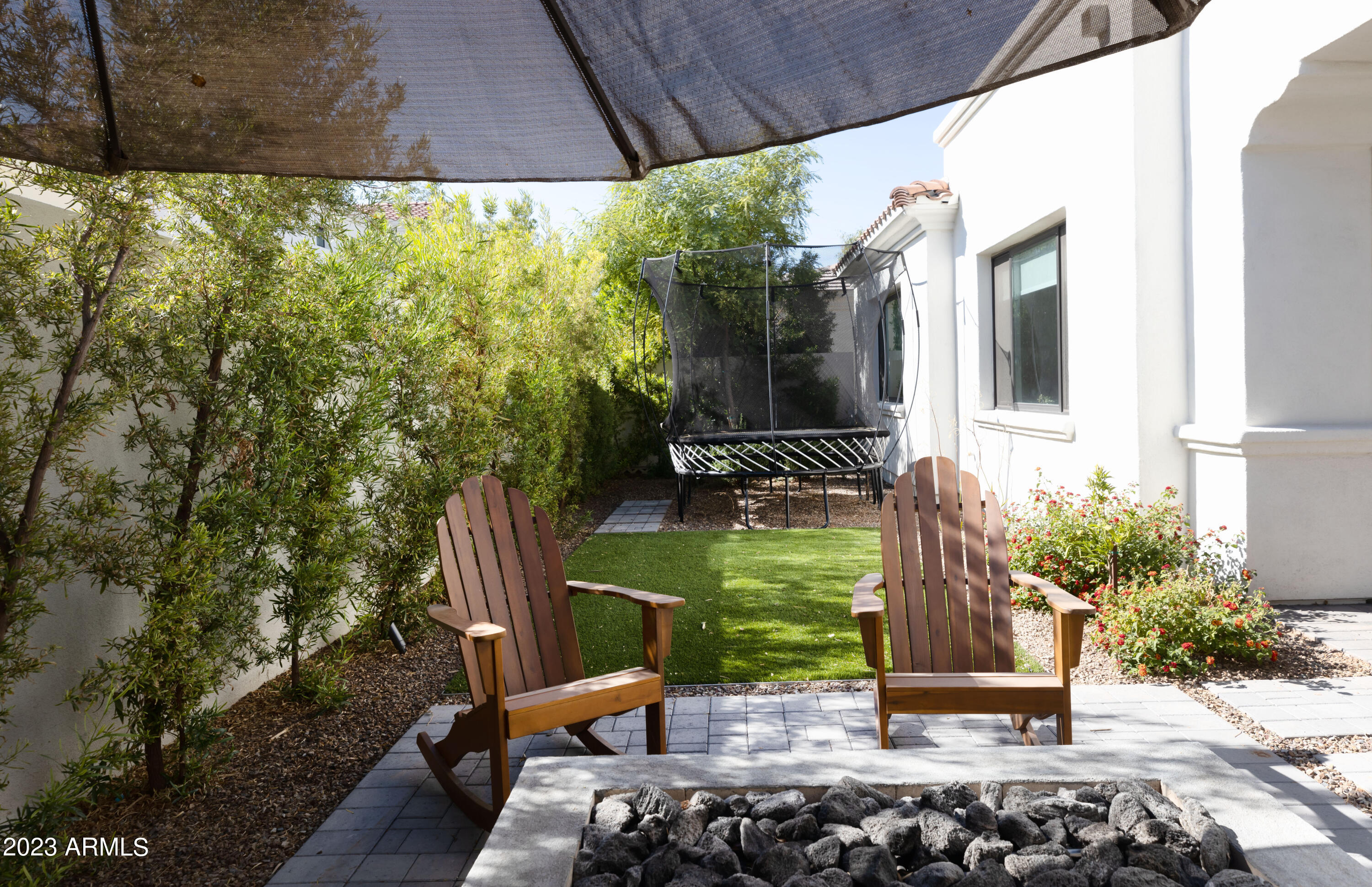 3911 E MITCHELL Drive