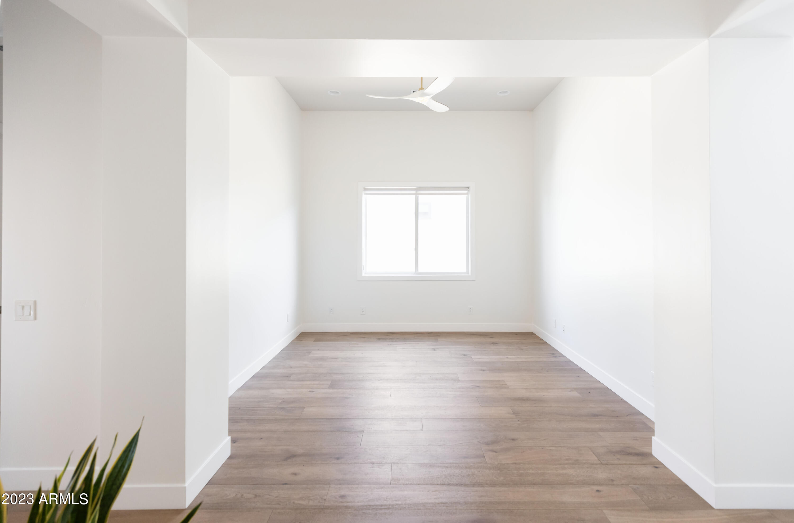 3911 E MITCHELL Drive