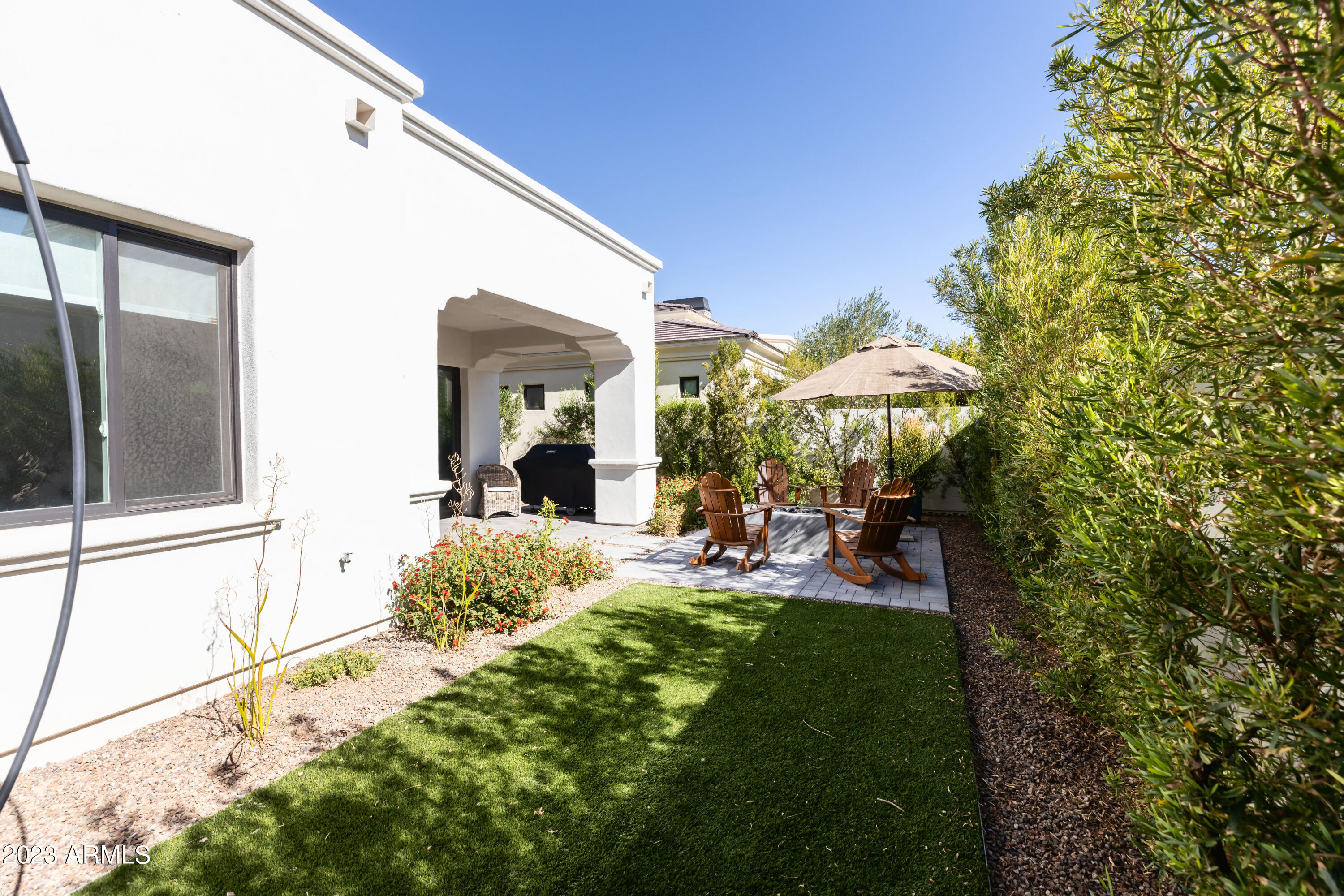 3911 E MITCHELL Drive