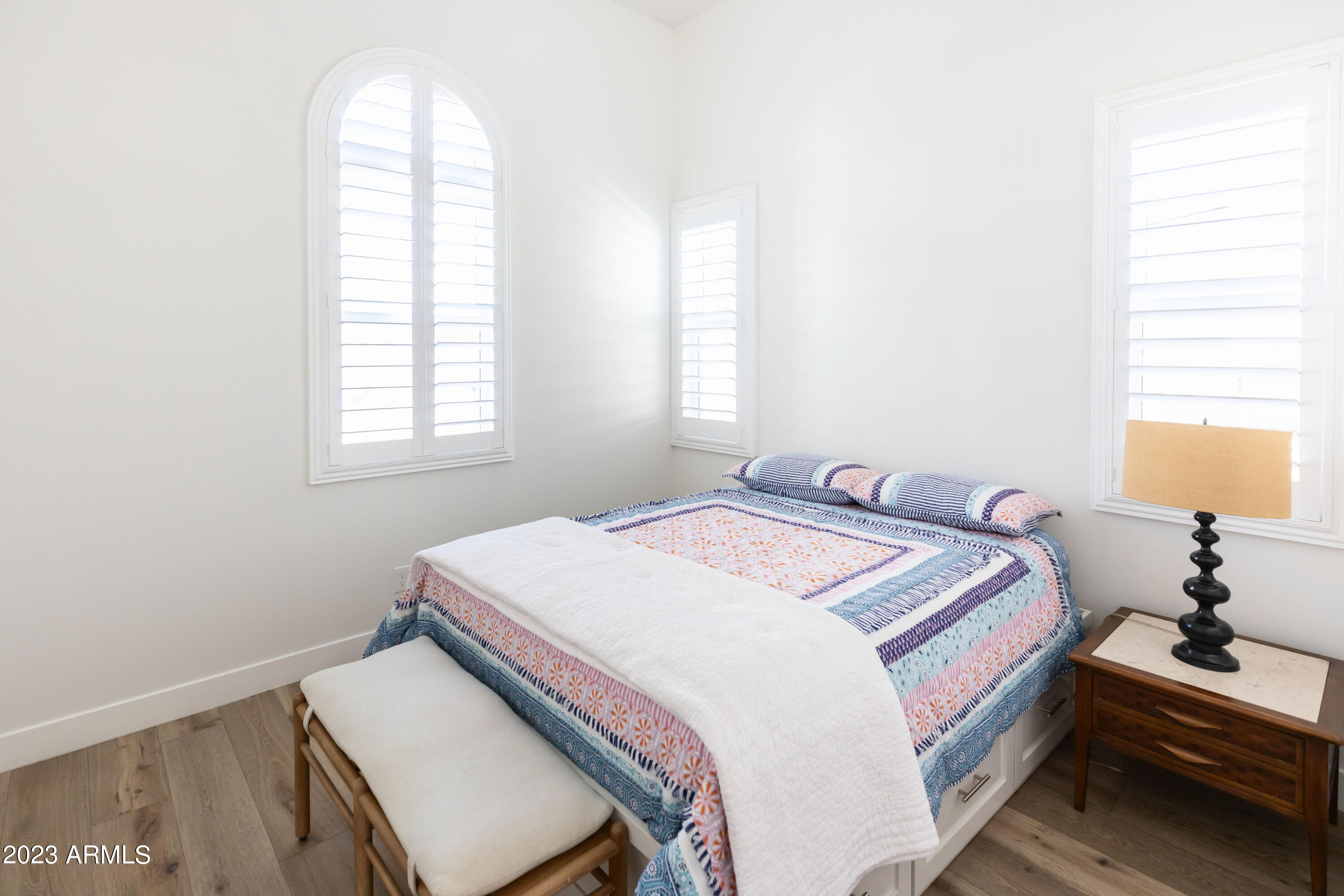 3911 E MITCHELL Drive