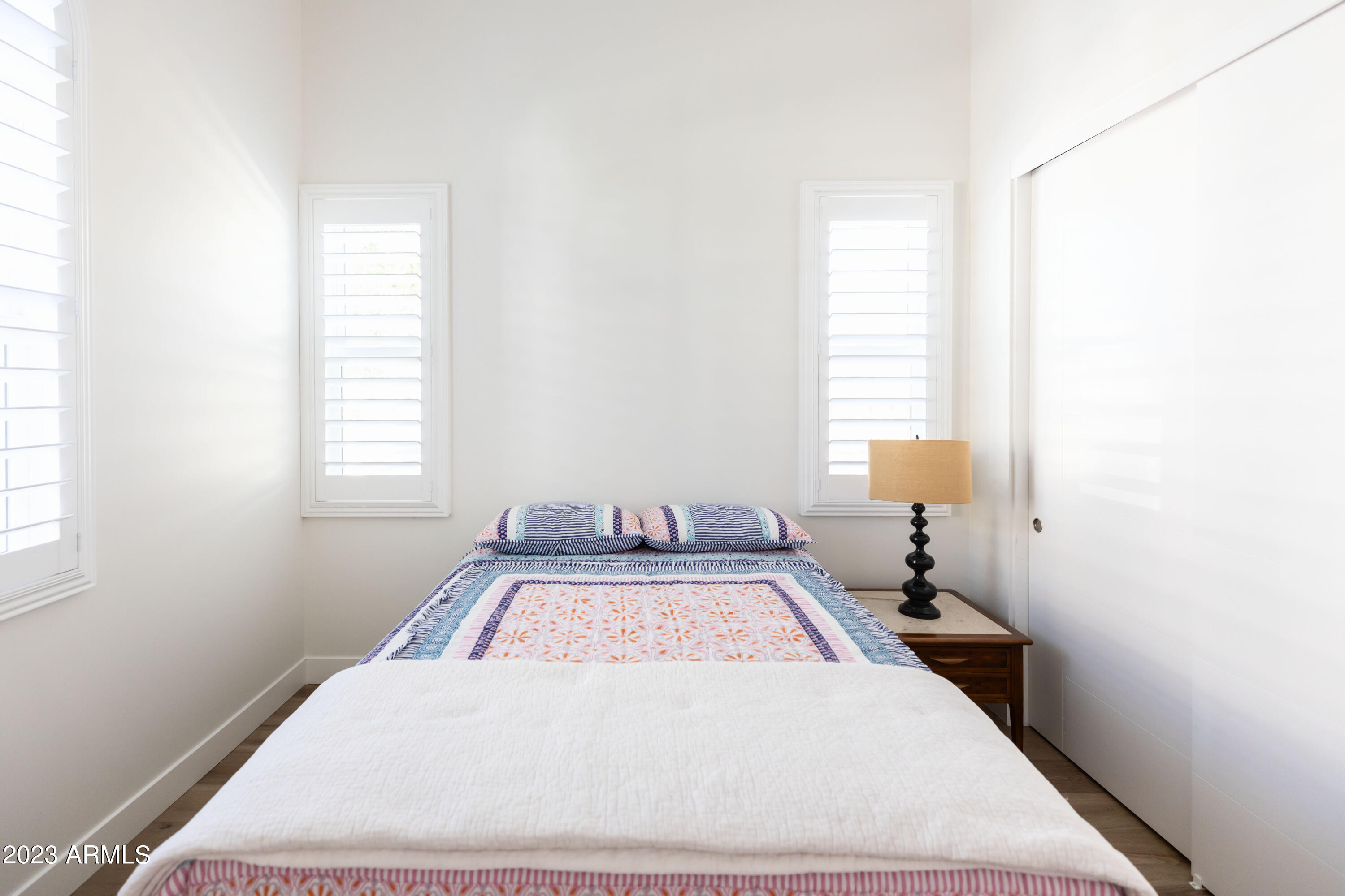 3911 E MITCHELL Drive